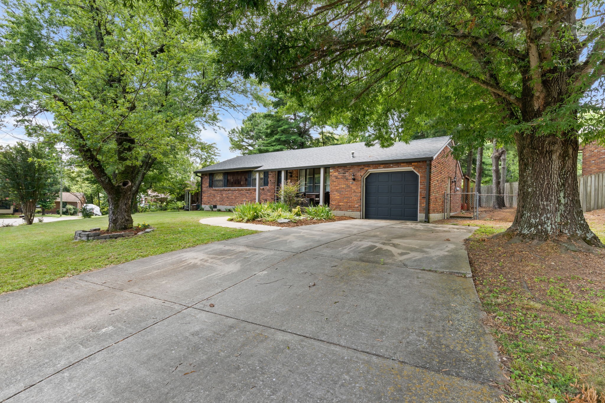 3712 Valley Ridge Dr