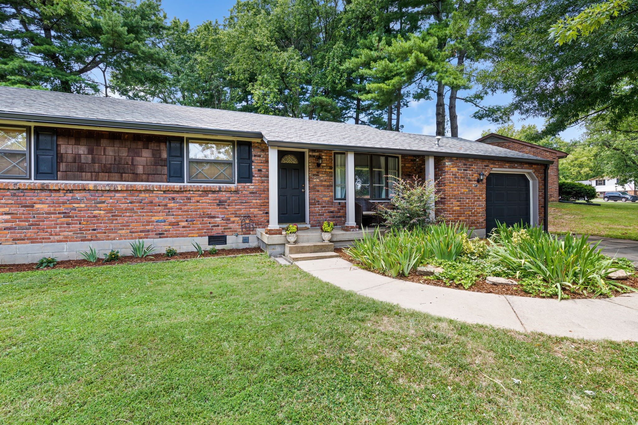 3712 Valley Ridge Dr