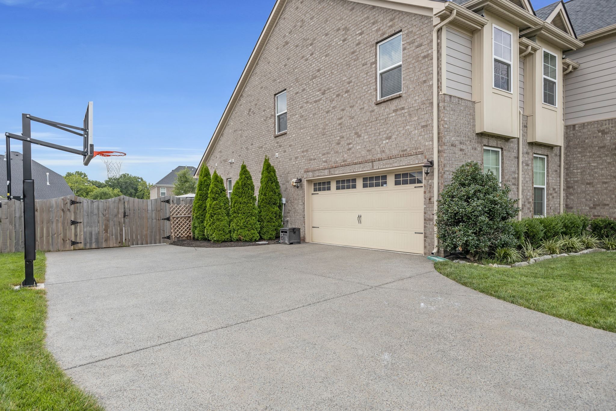 812 Stone Meadow Ct