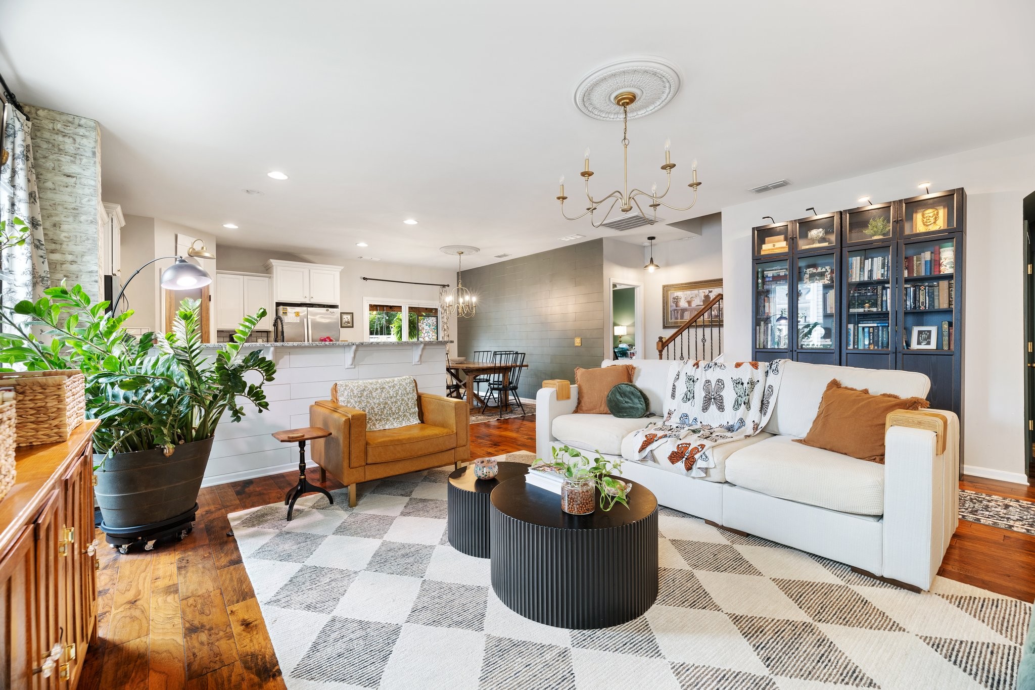 2618 Miranda Dr