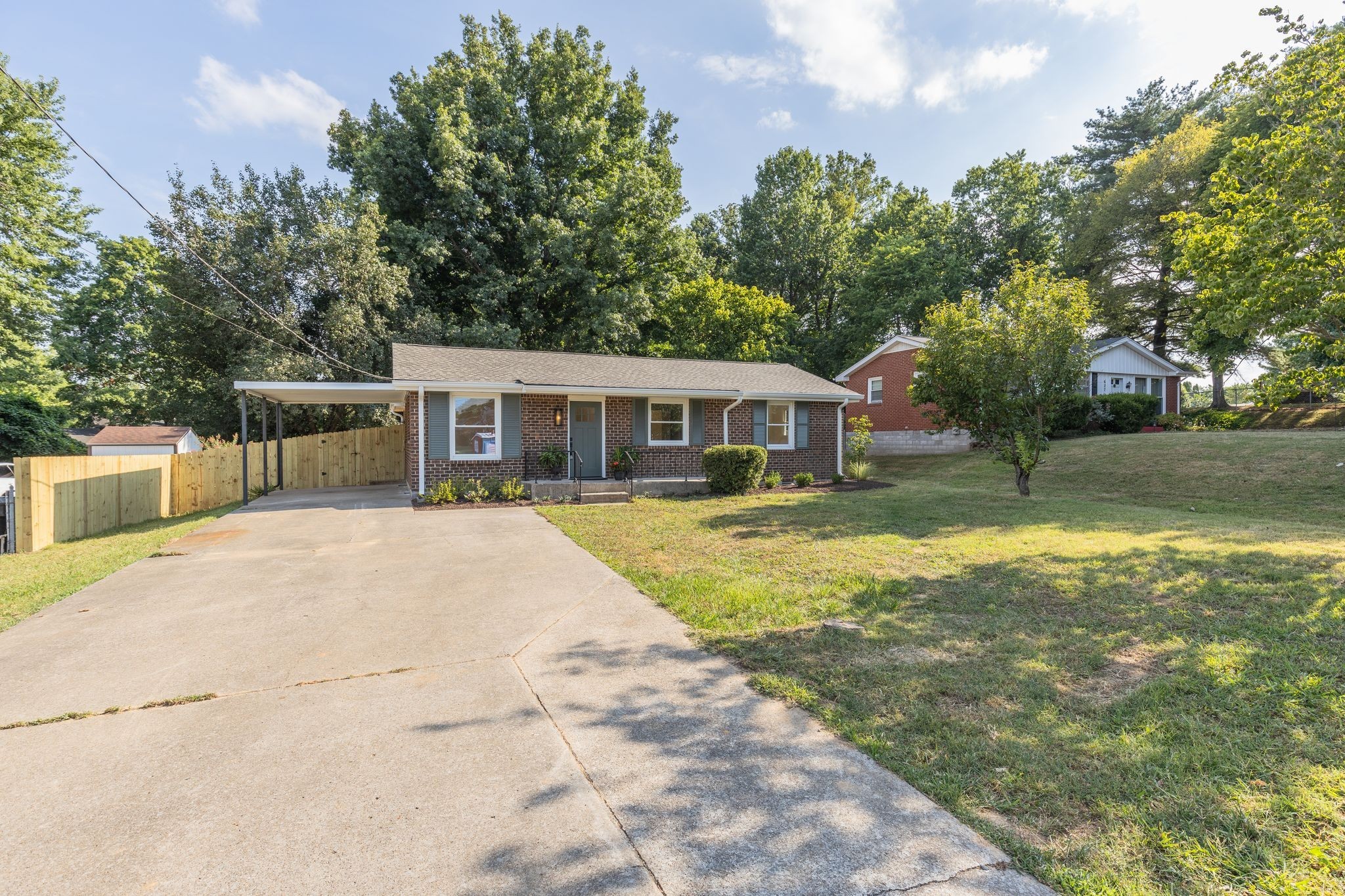 625 W Meade Blvd