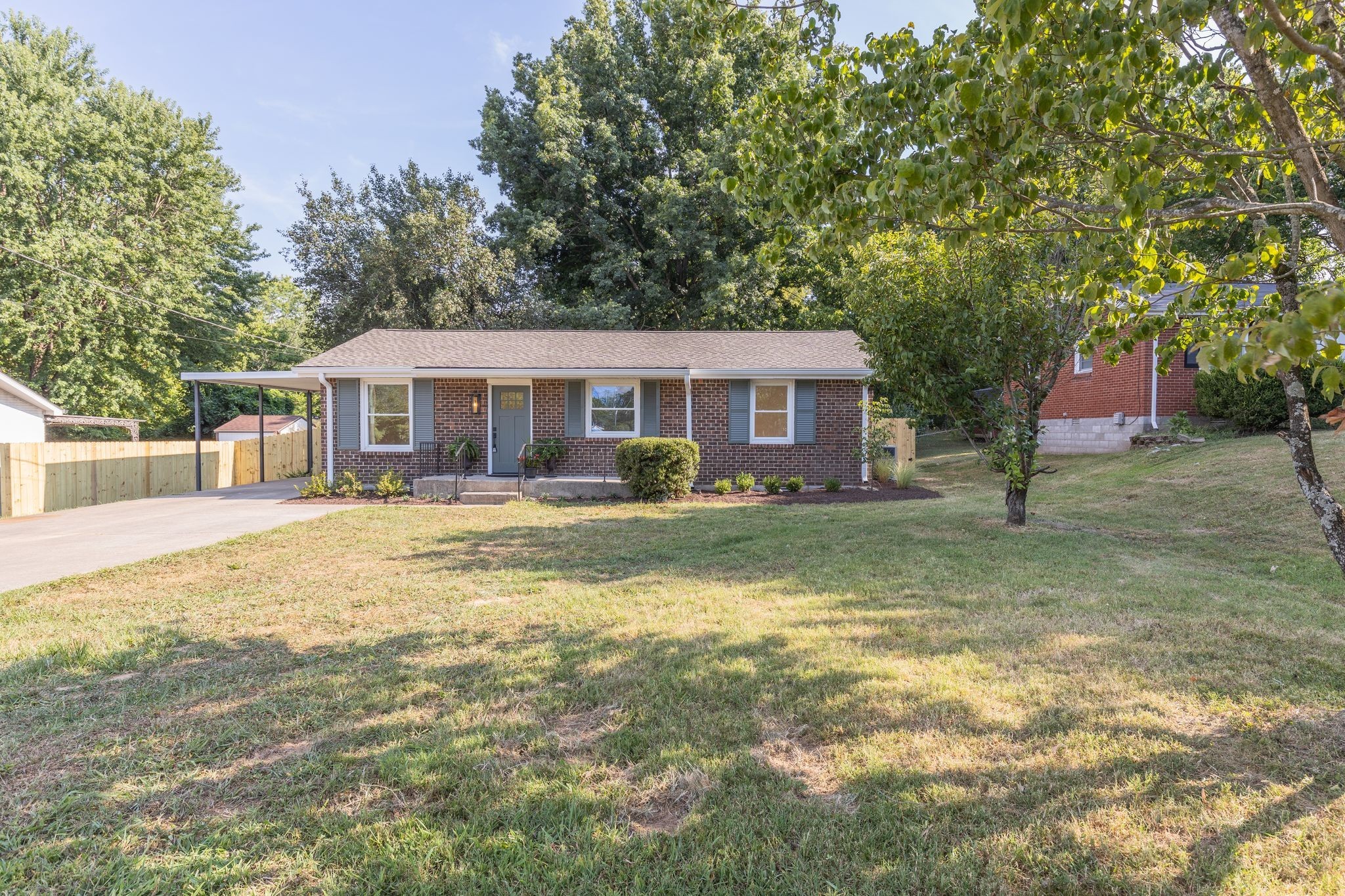 625 W Meade Blvd