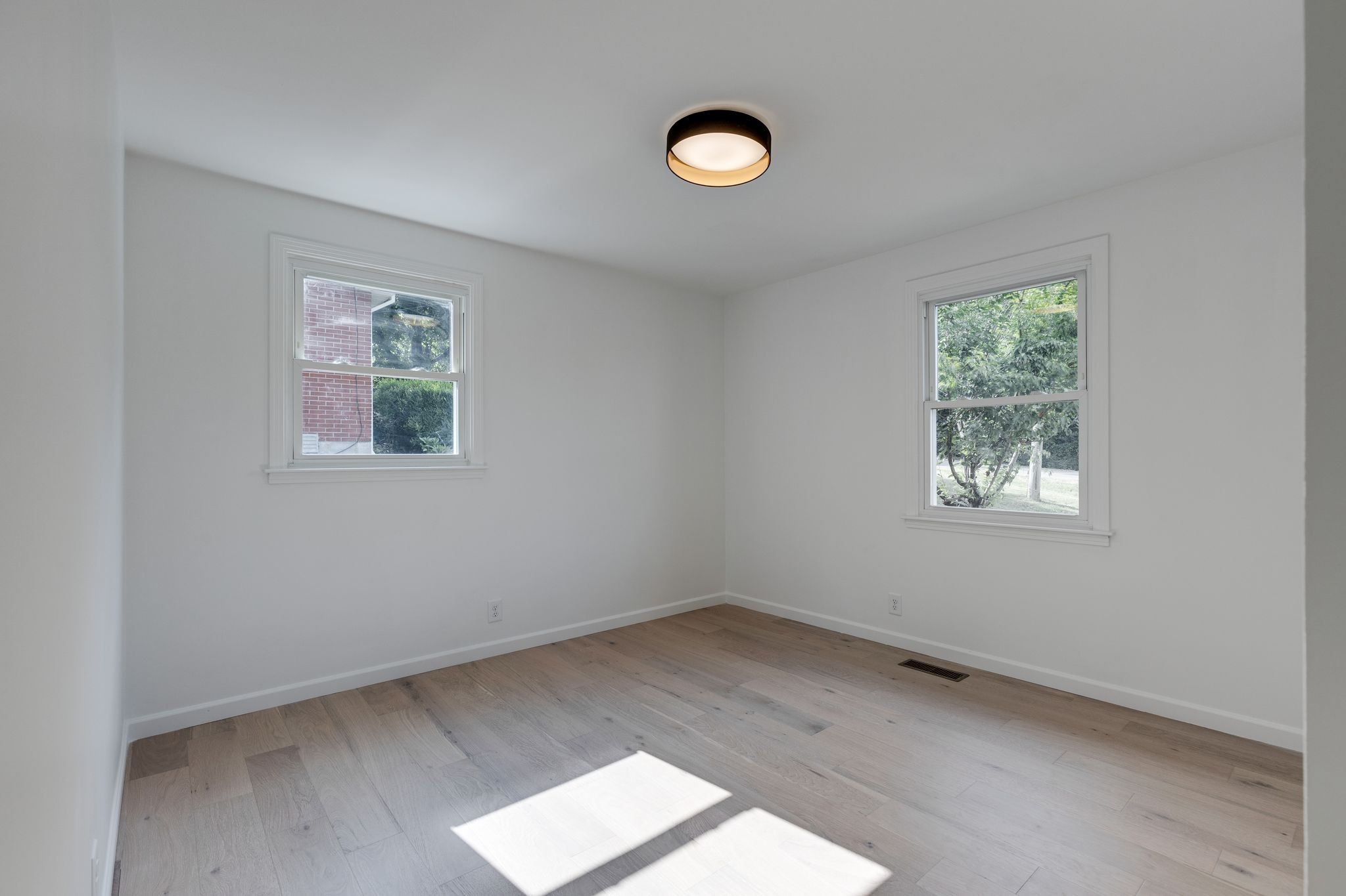 625 W Meade Blvd