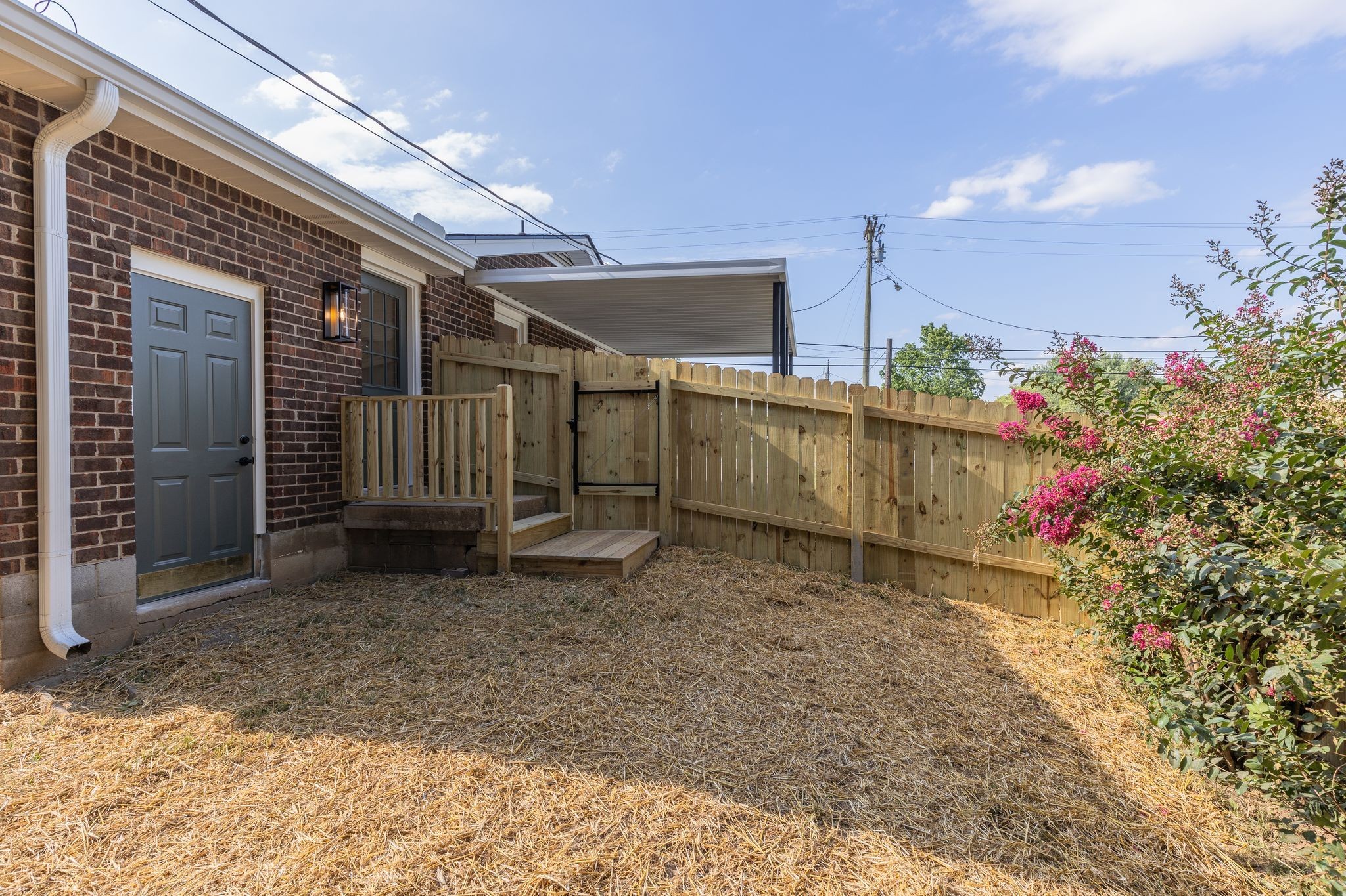 625 W Meade Blvd