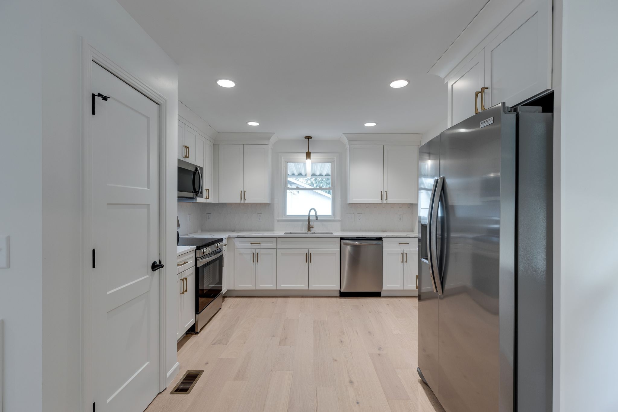 625 W Meade Blvd