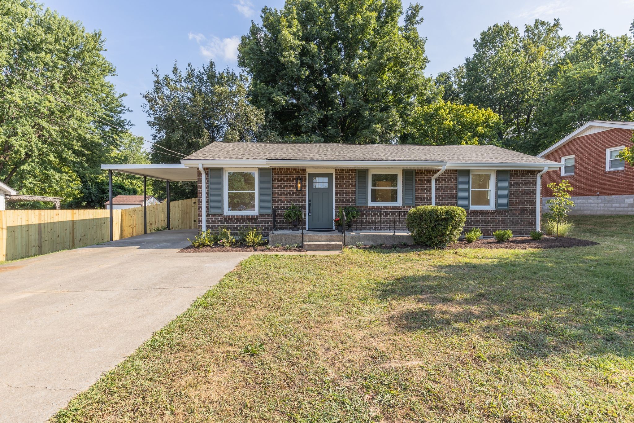 625 W Meade Blvd