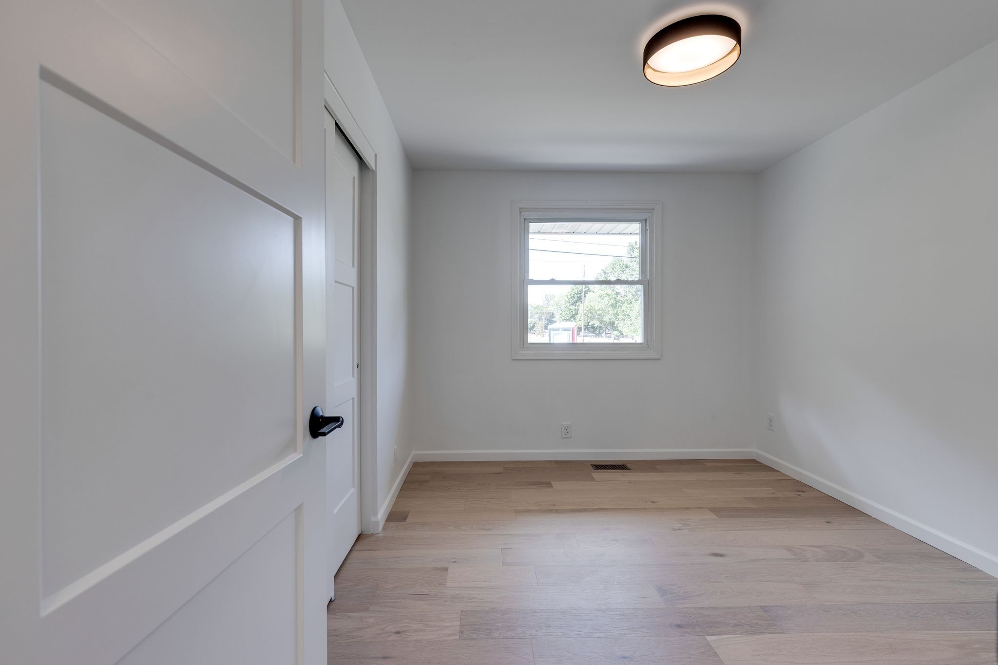 625 W Meade Blvd