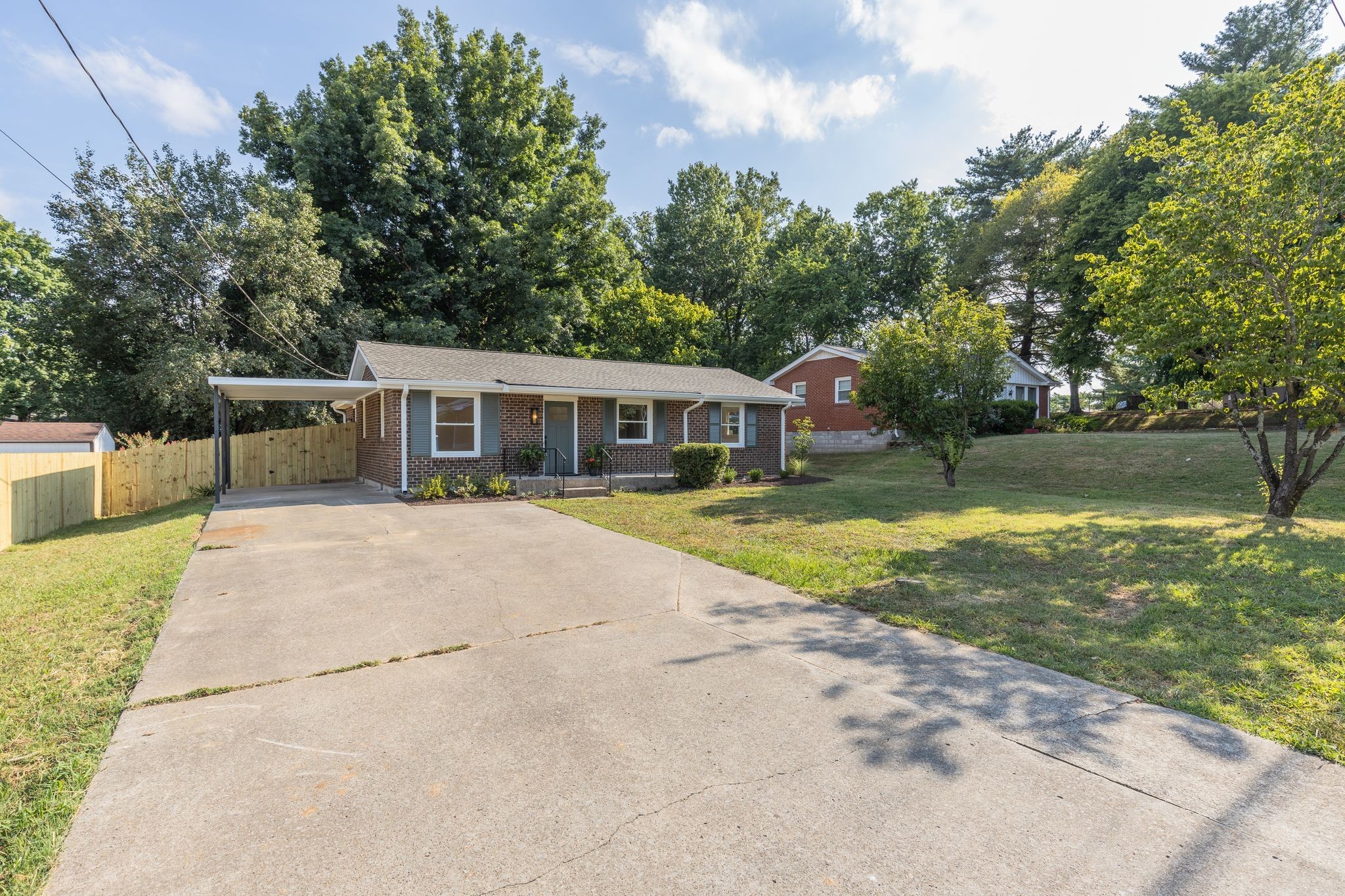 625 W Meade Blvd