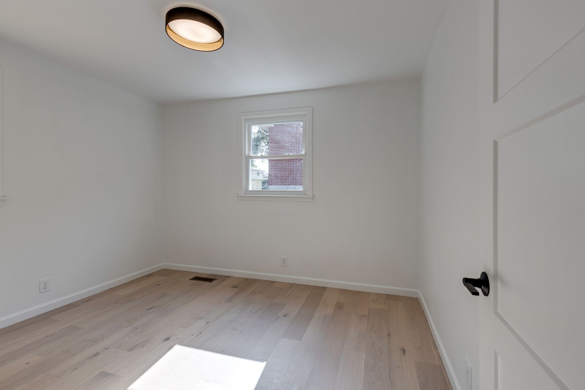 625 W Meade Blvd