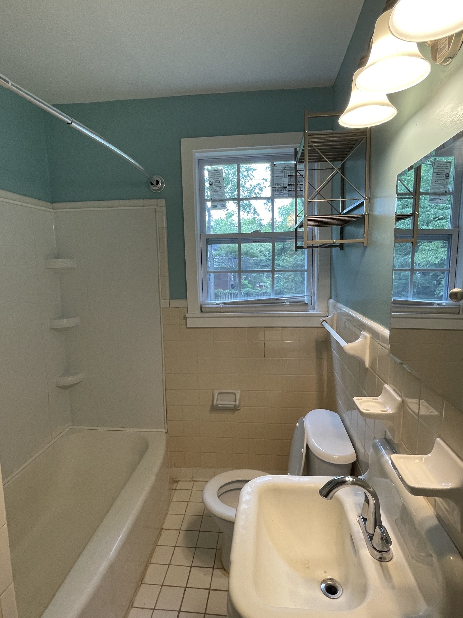 903 E Lytle St Unit: 4