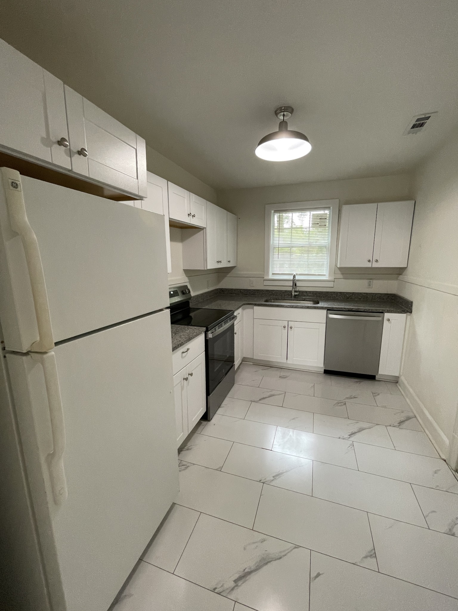 903 E Lytle St Unit: 4