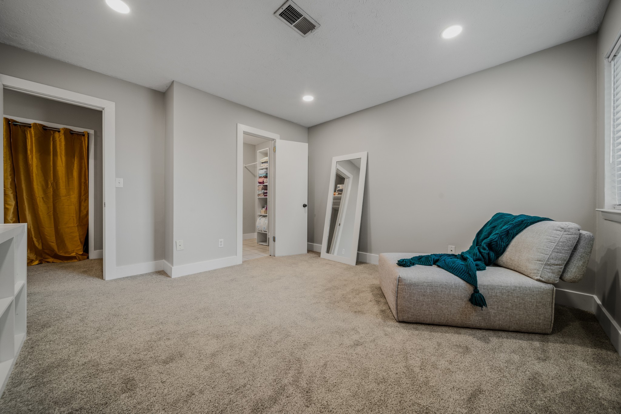 301 Deerpoint Dr
