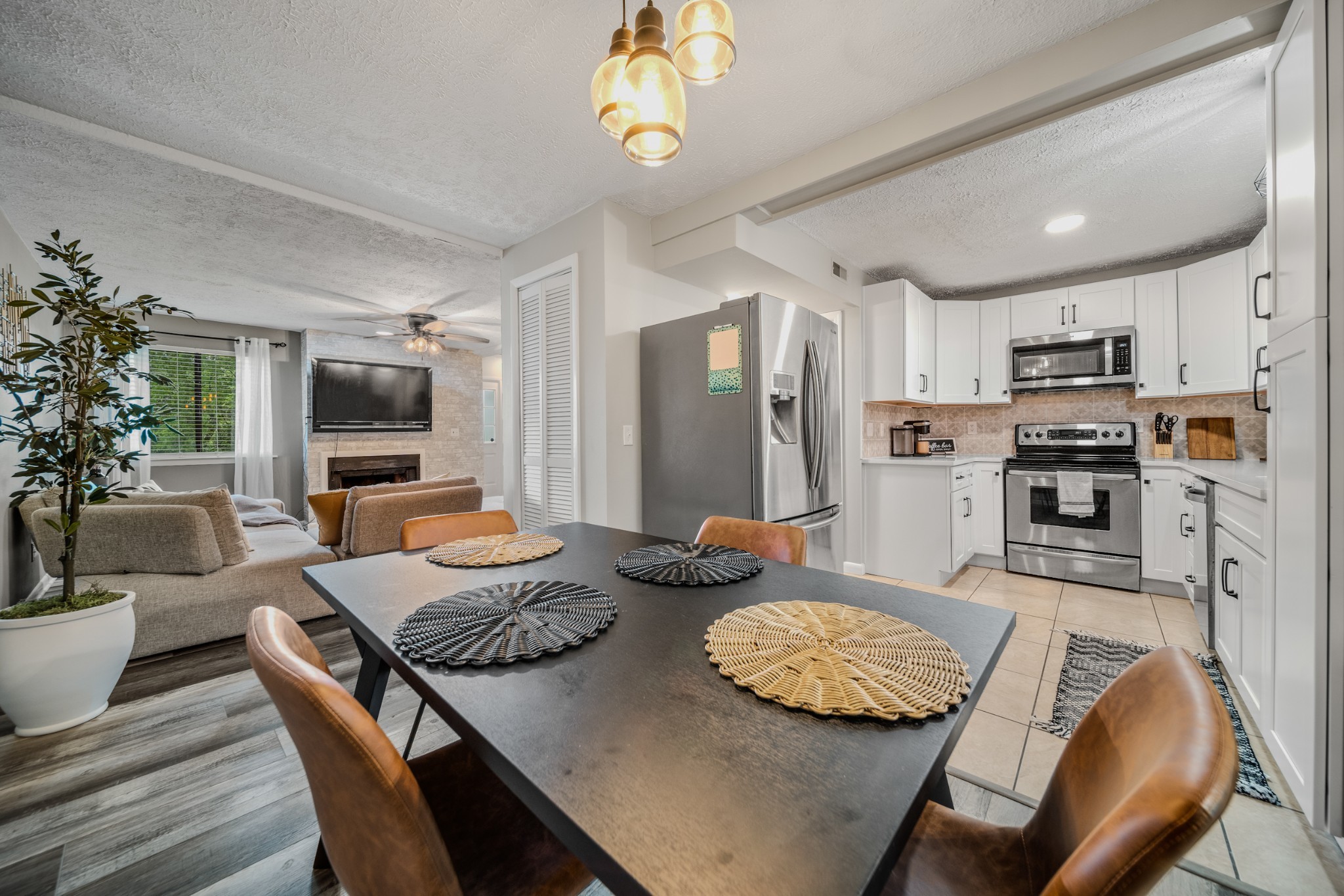 301 Deerpoint Dr