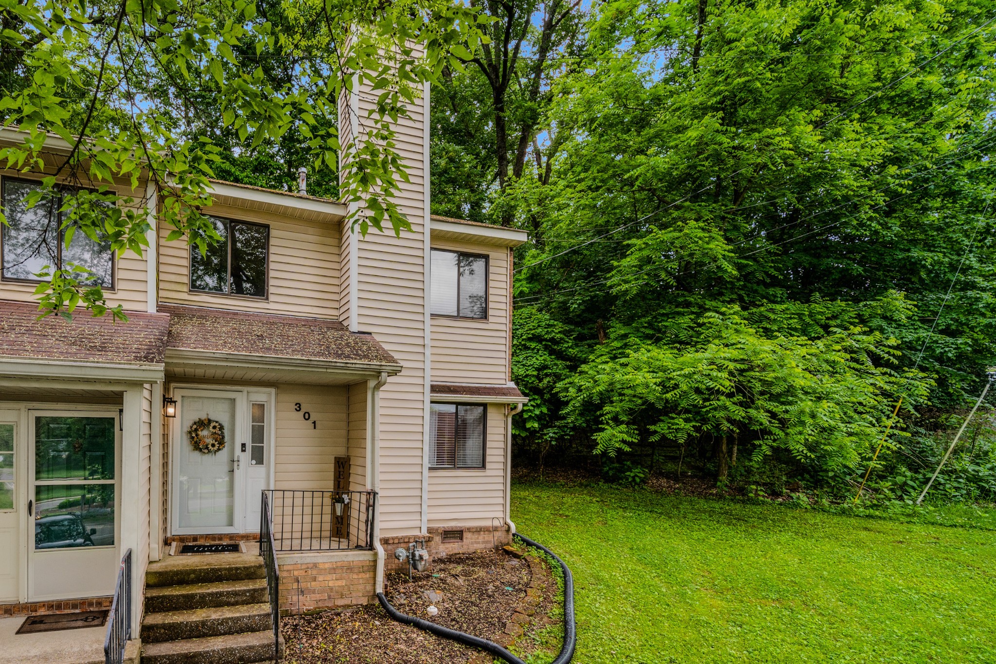 301 Deerpoint Dr