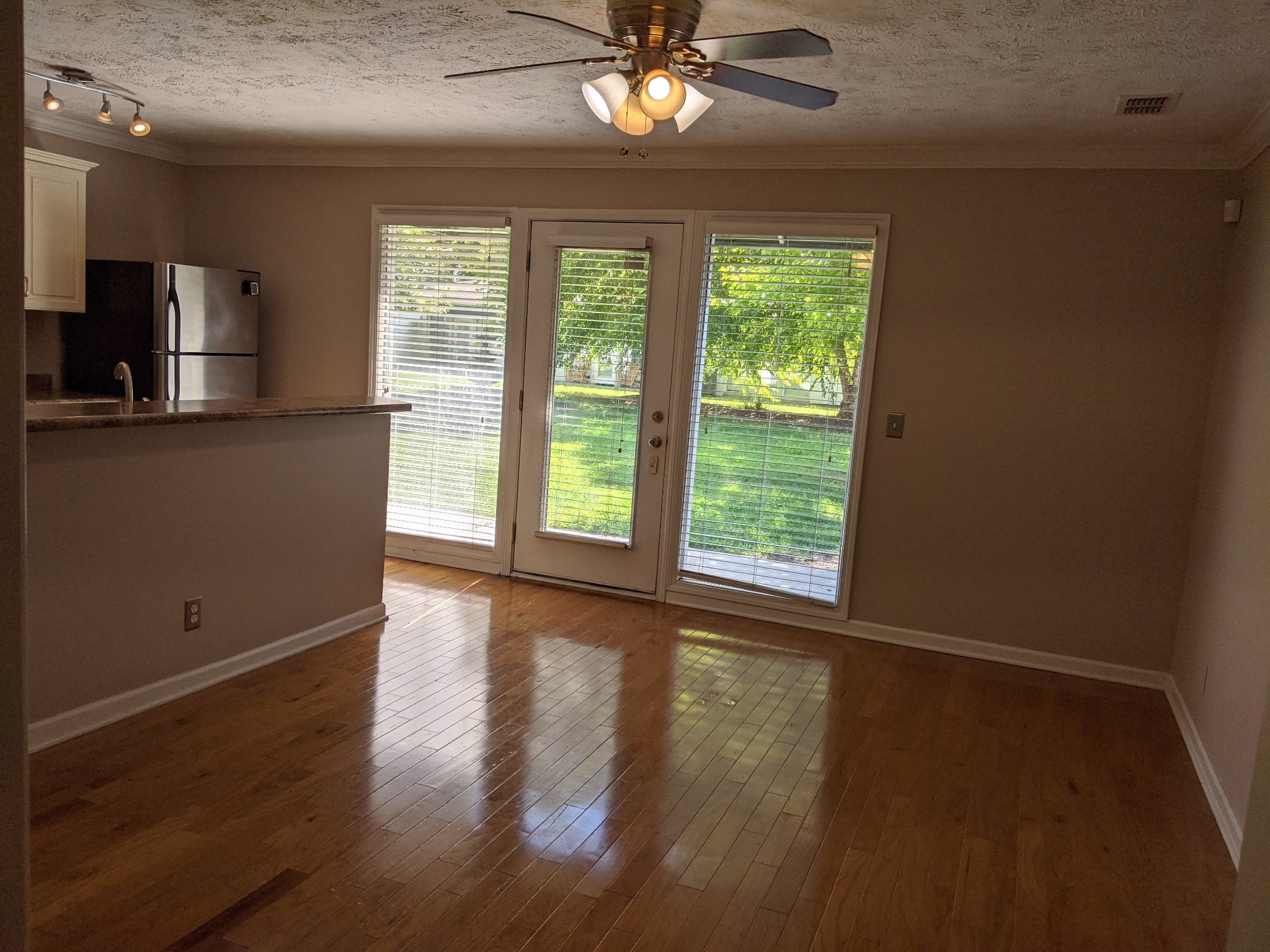 802 E Main St Unit: 20
