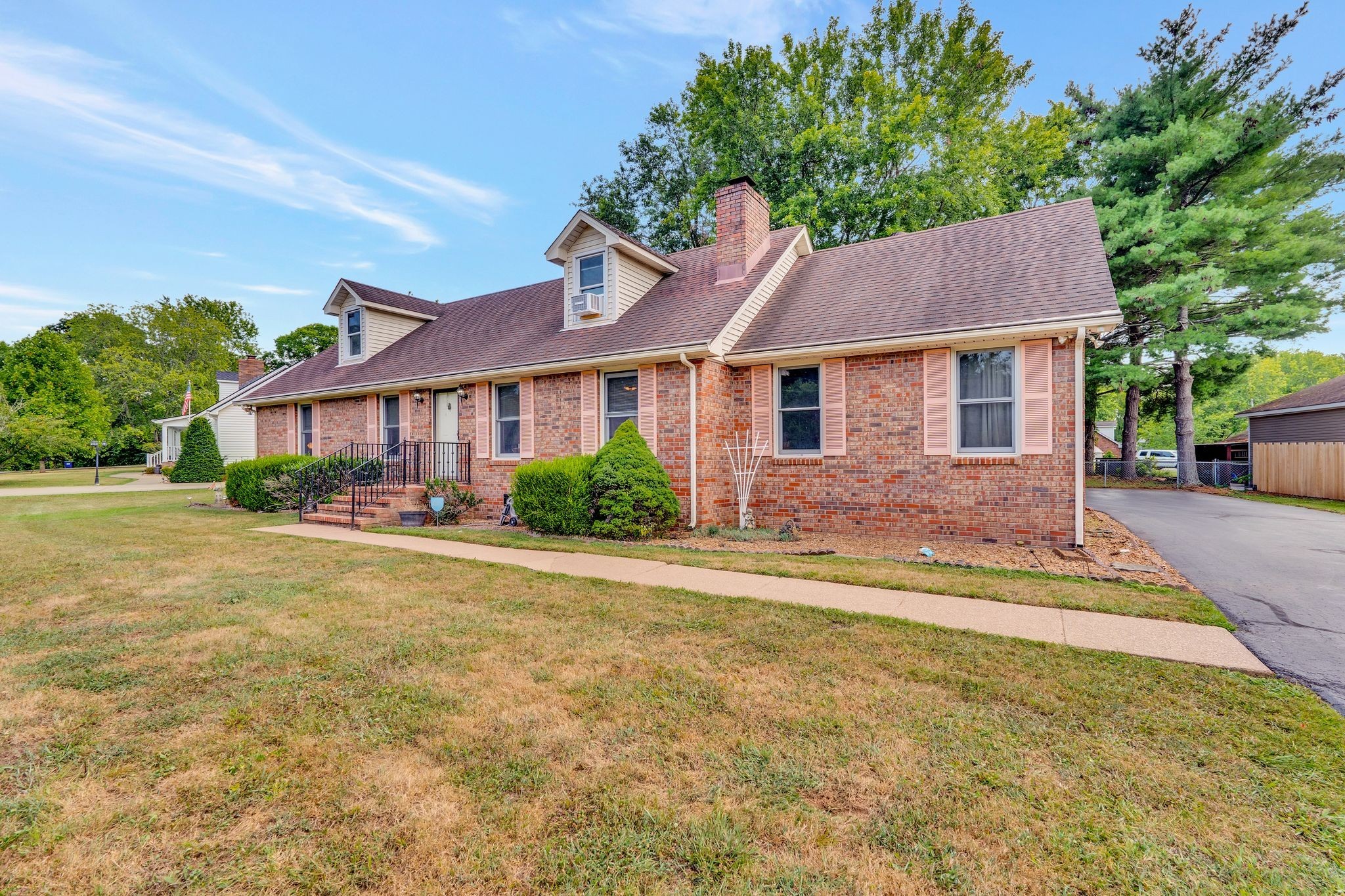 314 Shadowbrook Dr