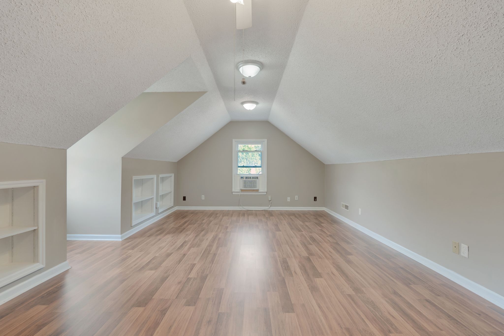314 Shadowbrook Dr