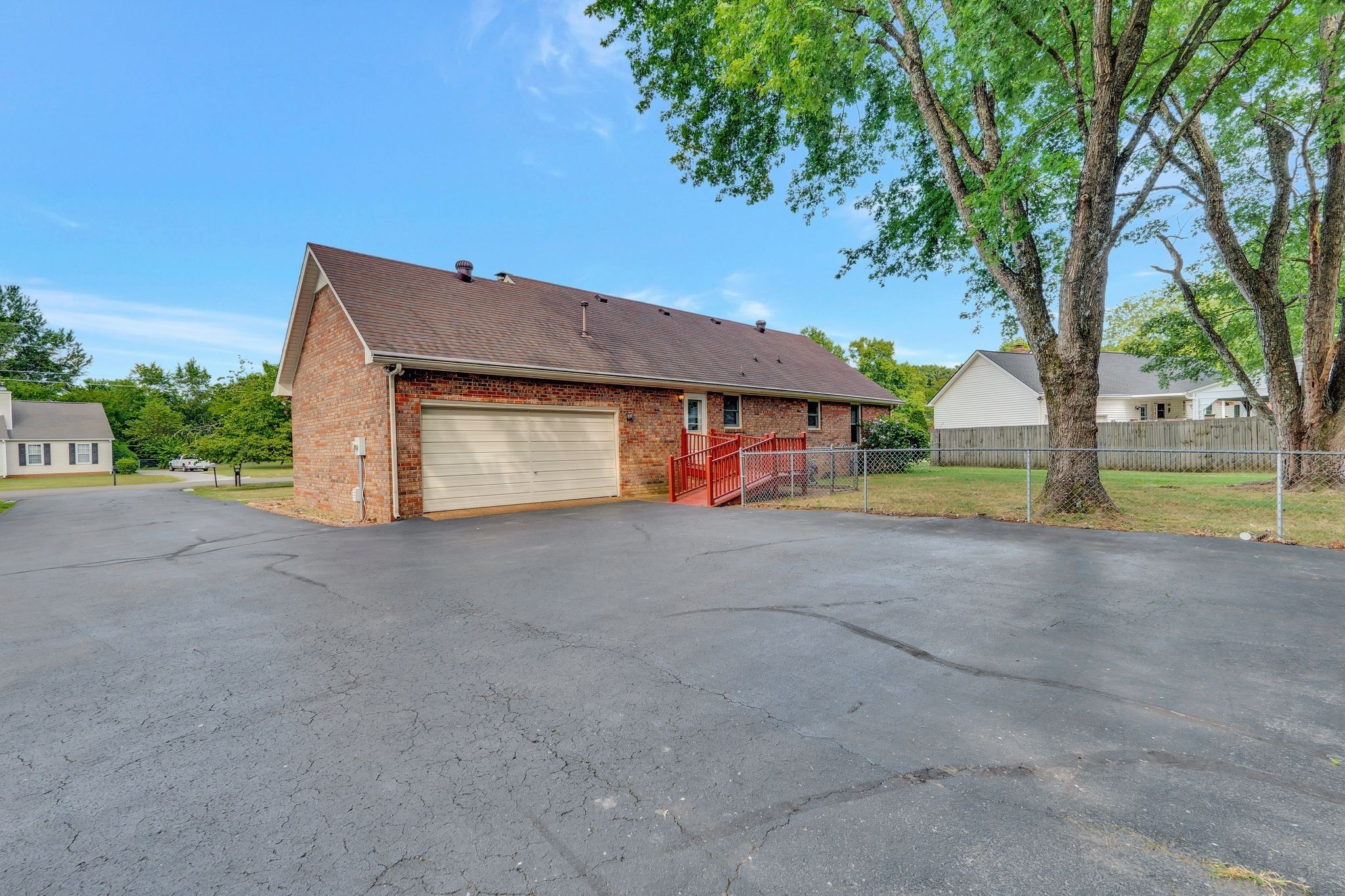 314 Shadowbrook Dr