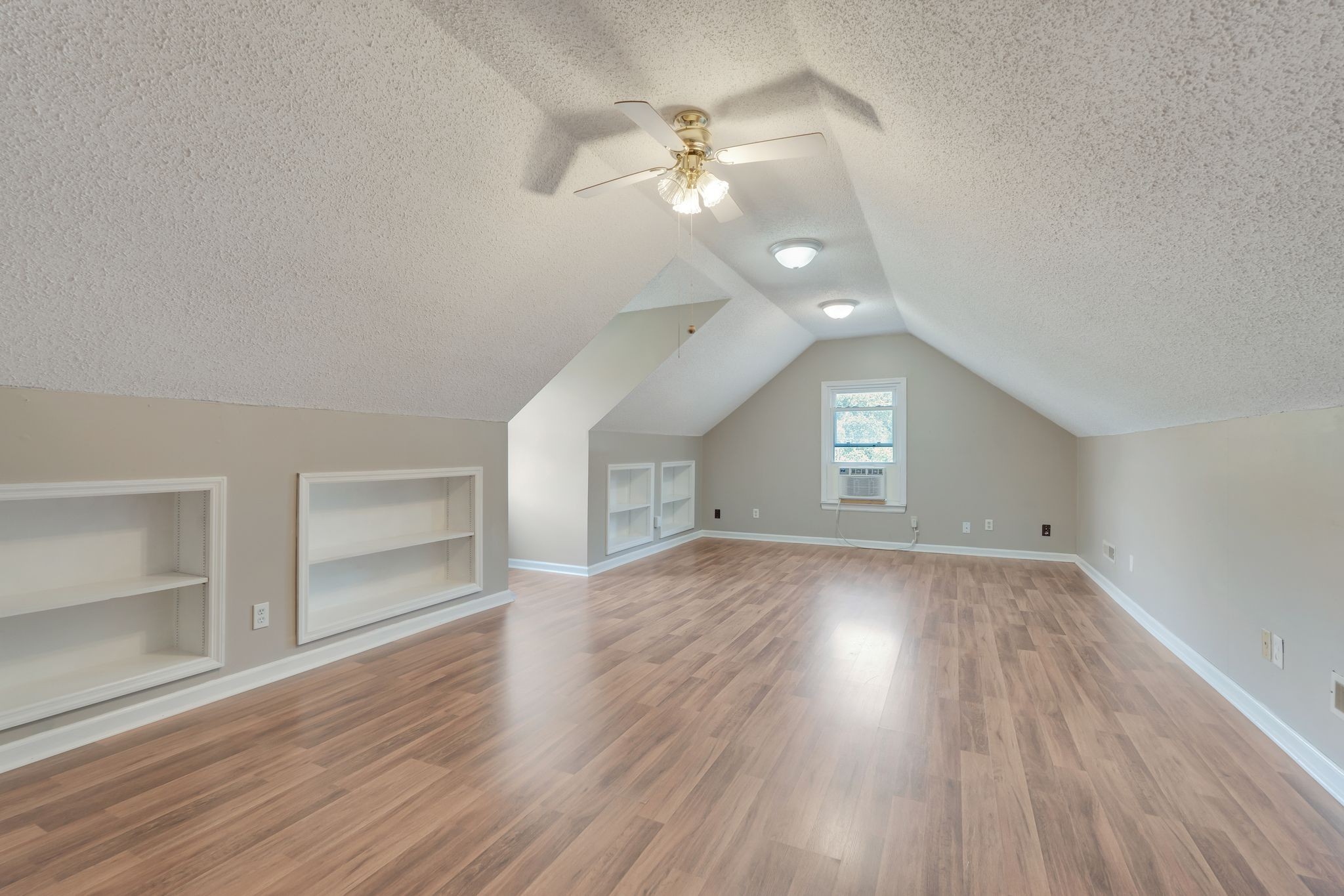 314 Shadowbrook Dr