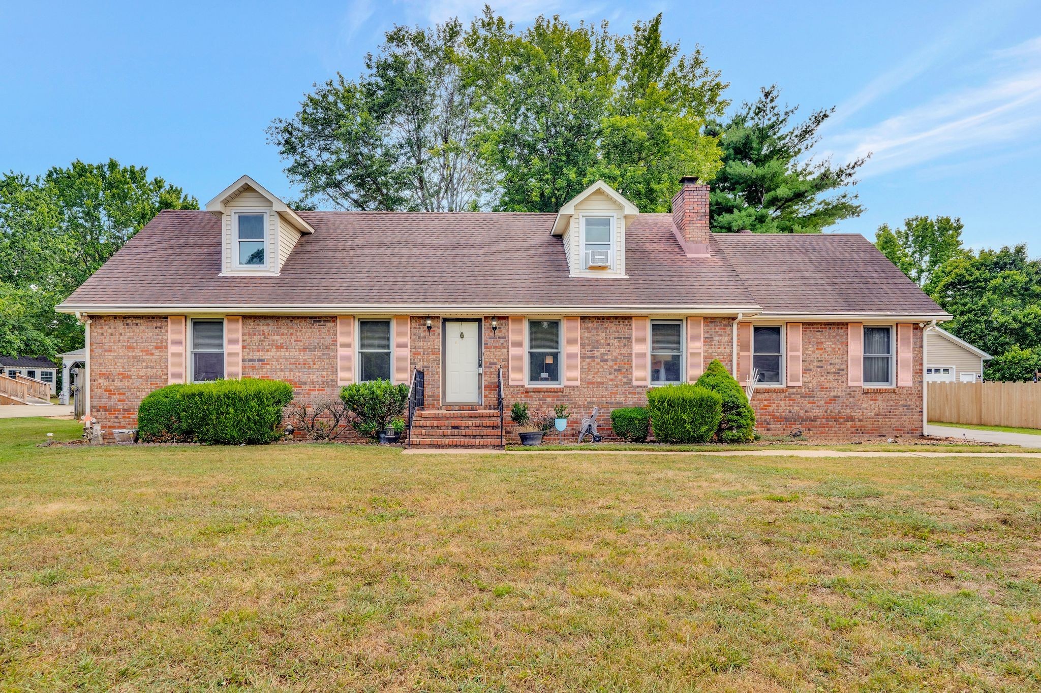 314 Shadowbrook Dr