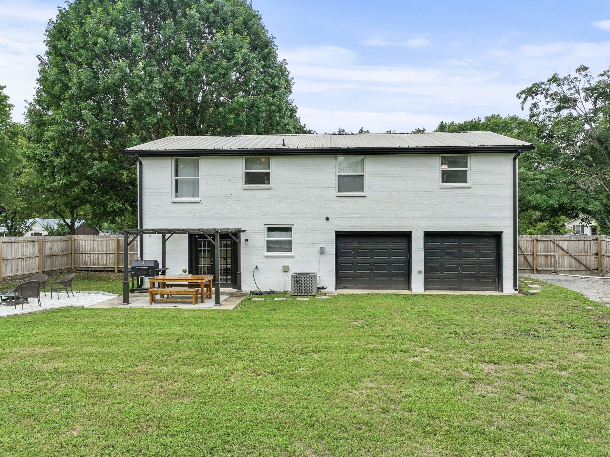 109 Luckett Pl