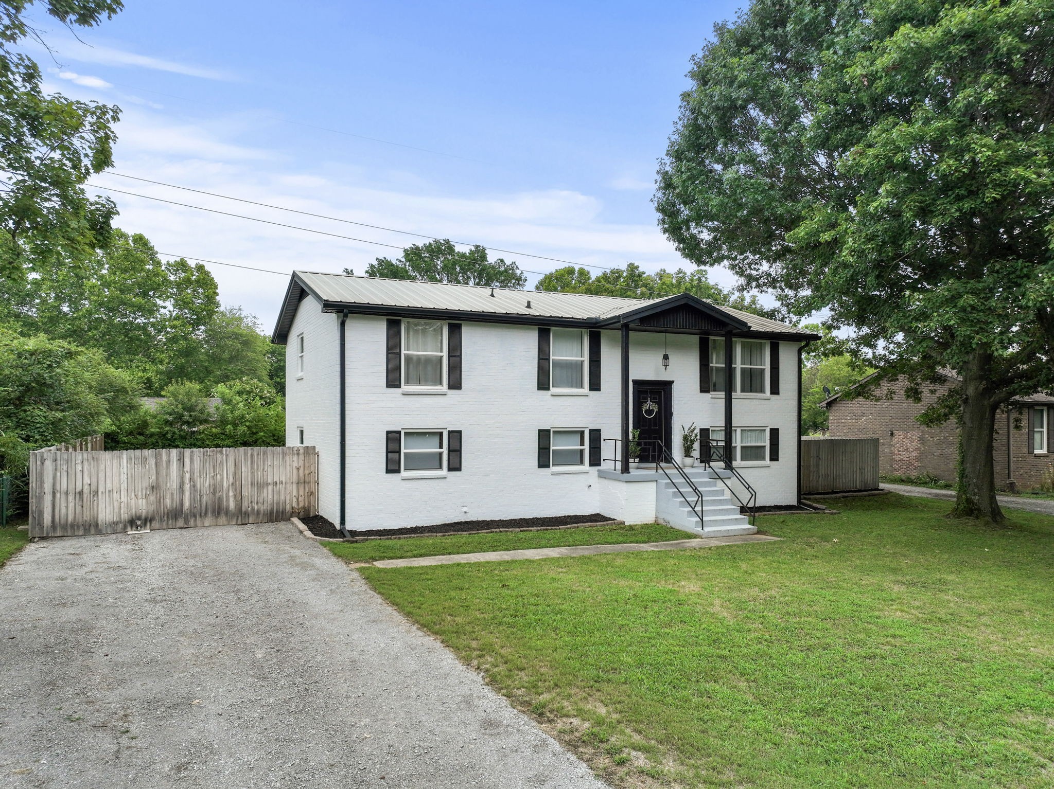 109 Luckett Pl