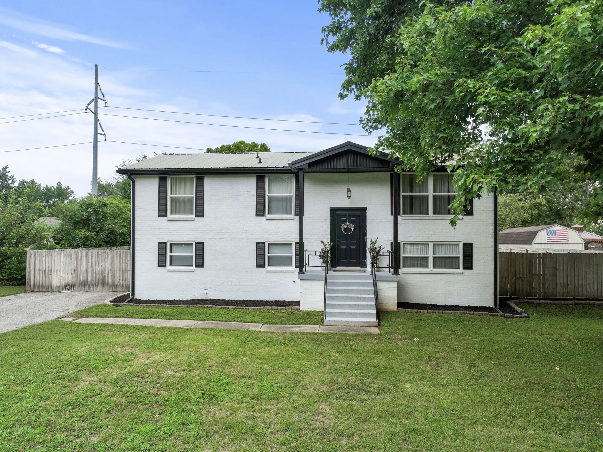 109 Luckett Pl