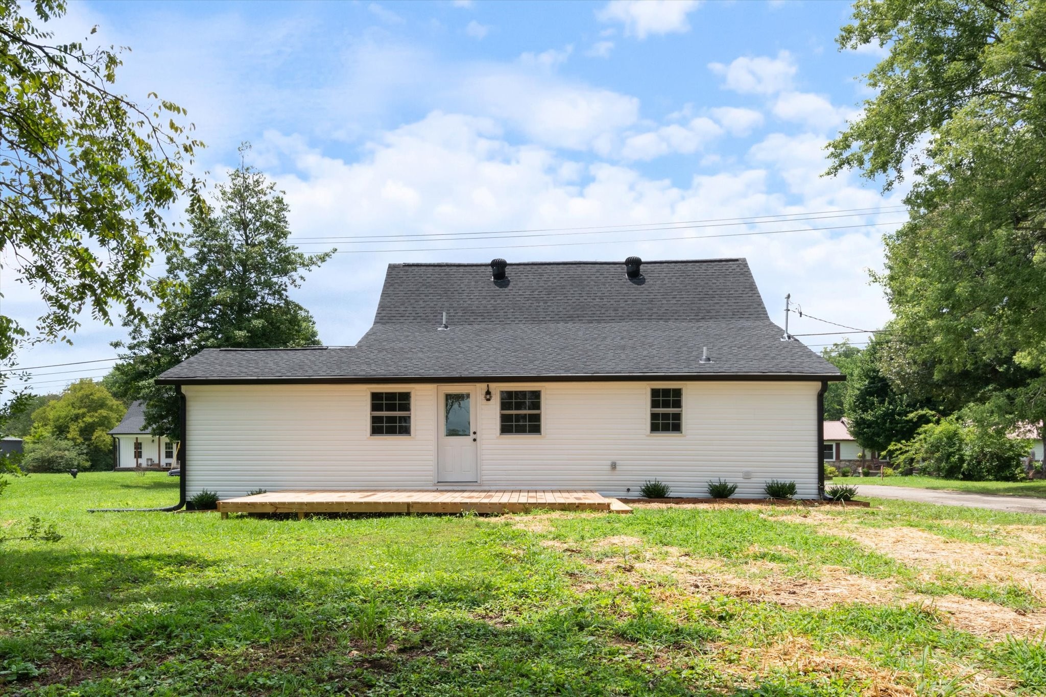 212 Old Post Rd