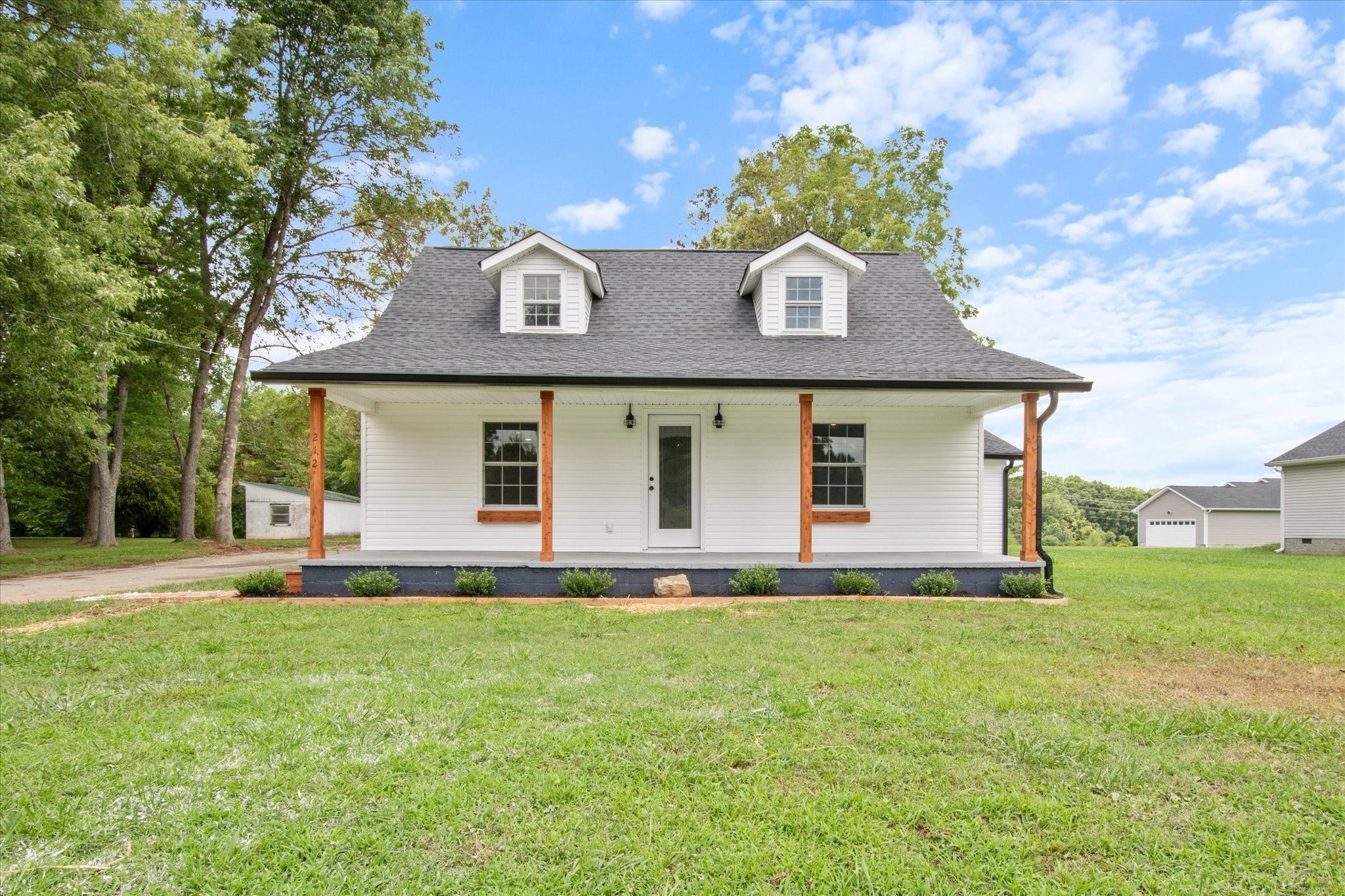 212 Old Post Rd