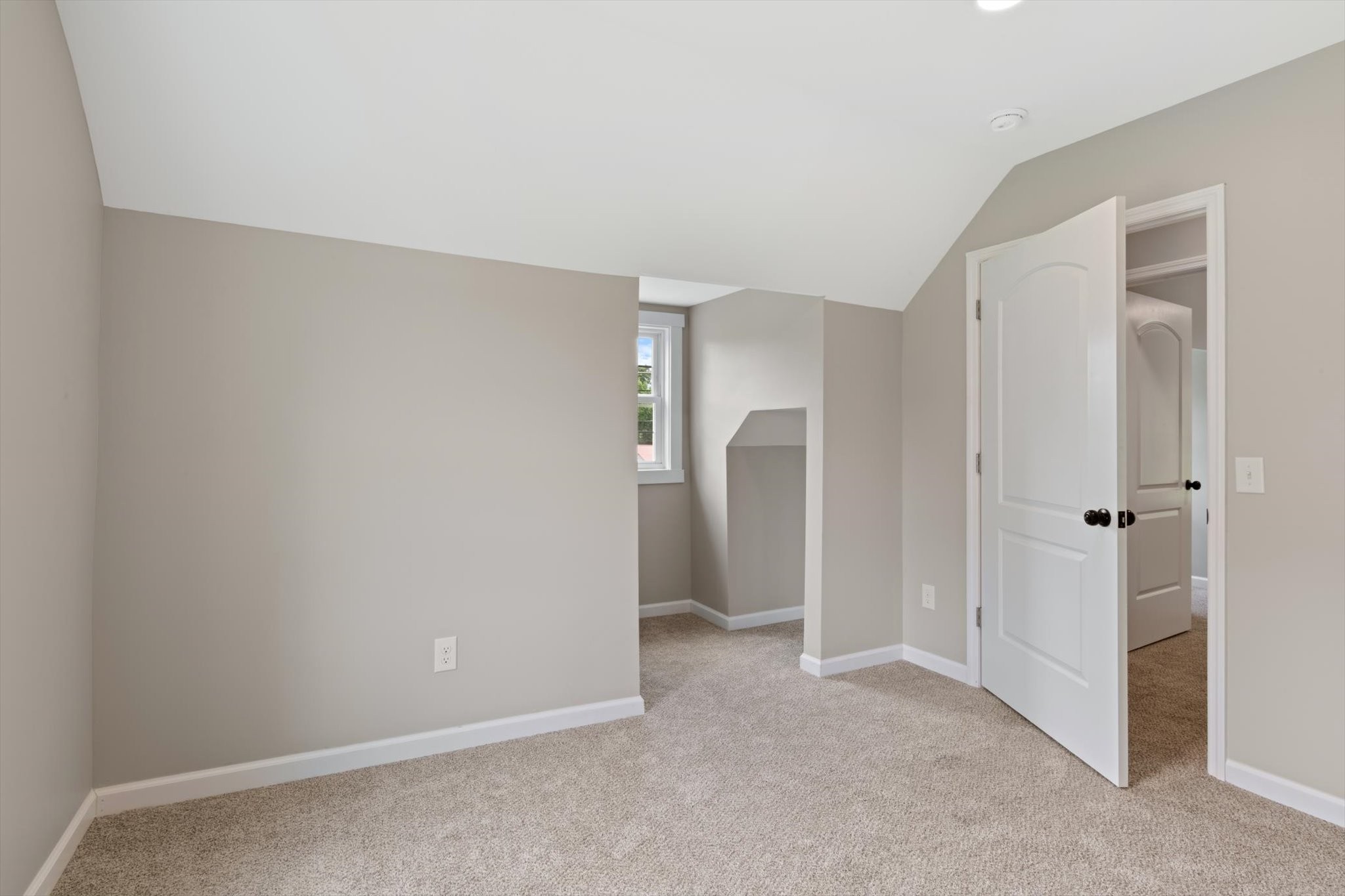 212 Old Post Rd