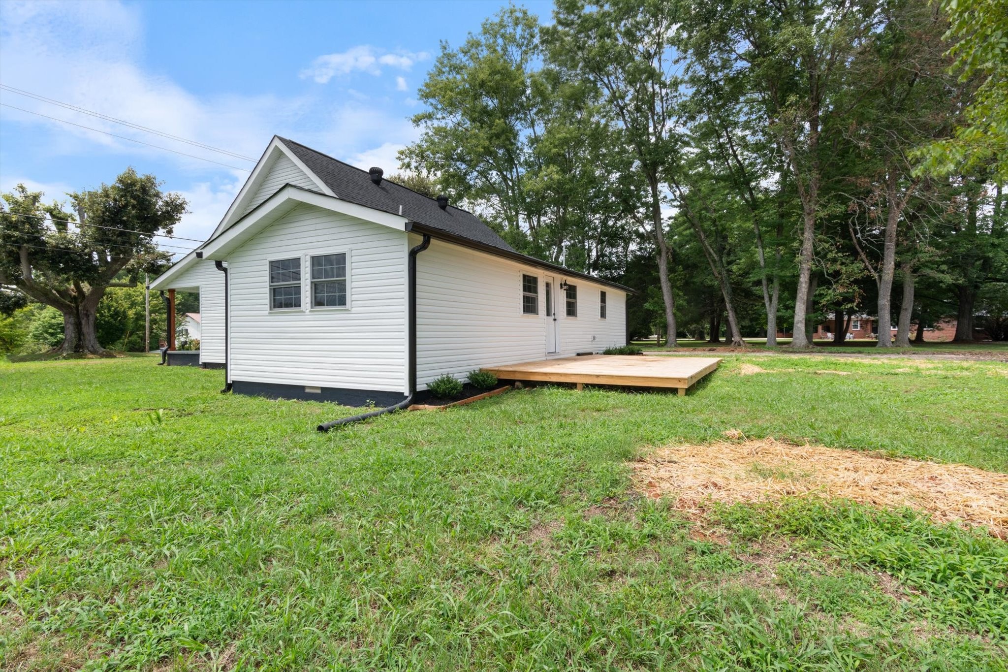 212 Old Post Rd