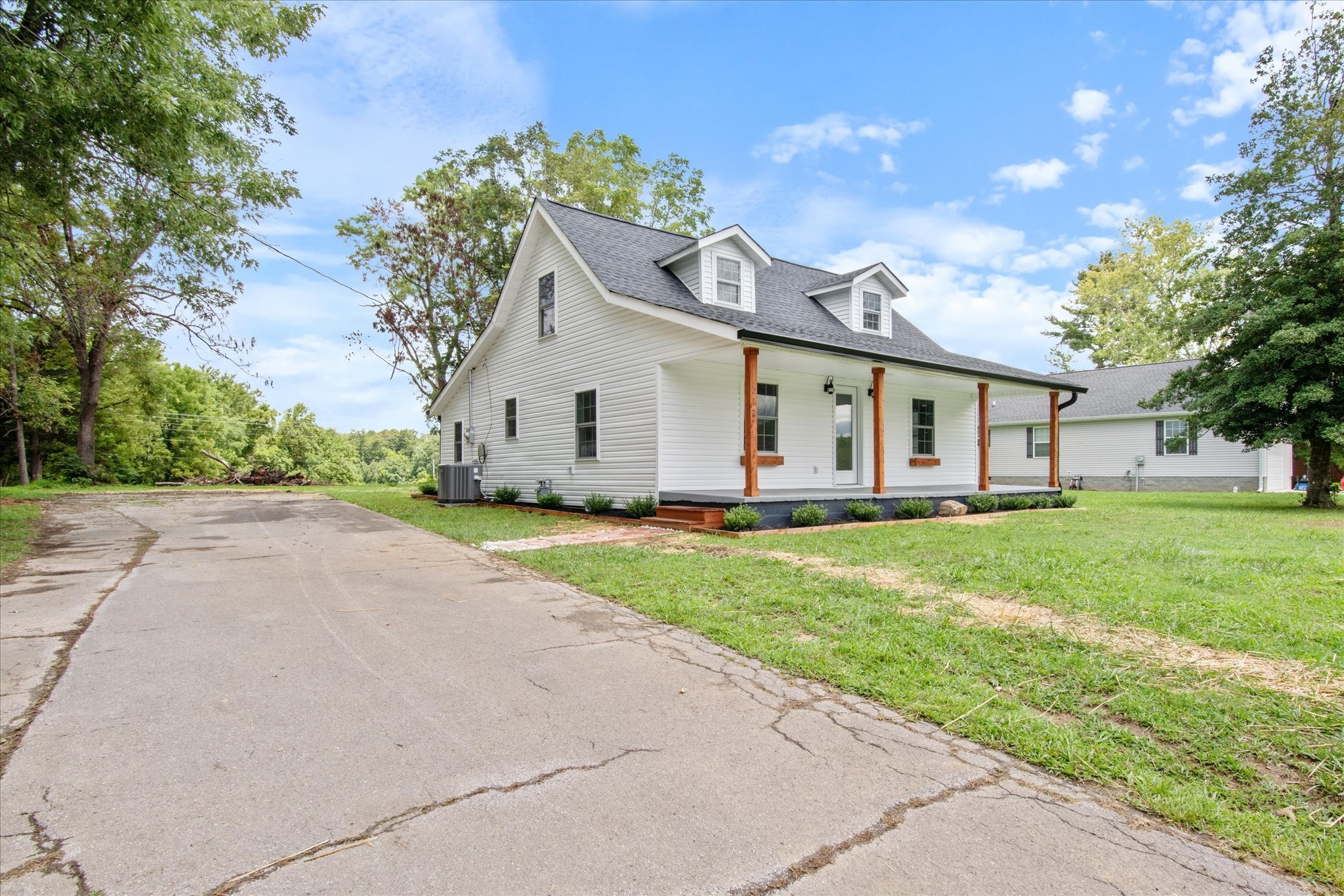 212 Old Post Rd