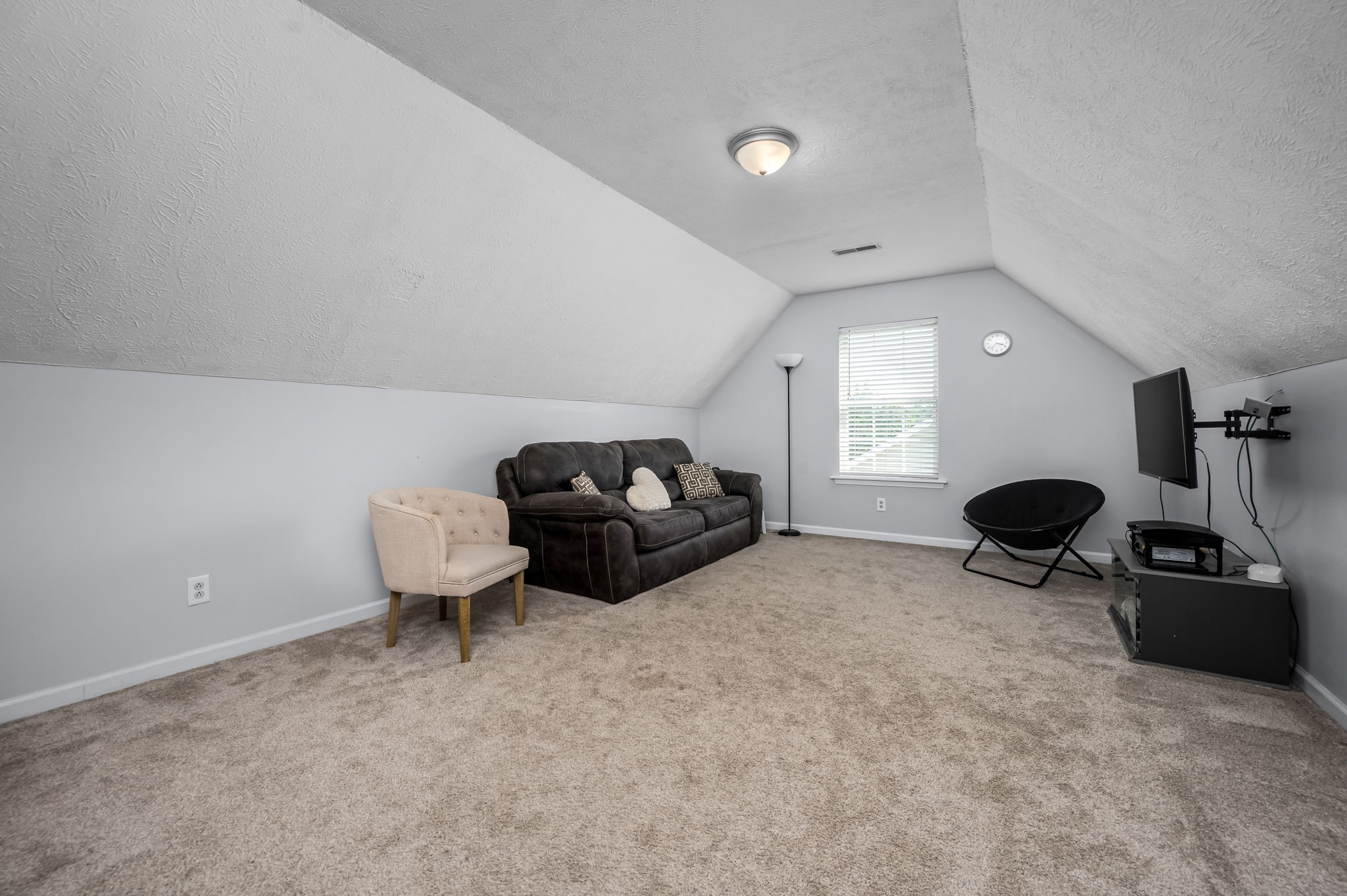 1421 Tuffnell Dr