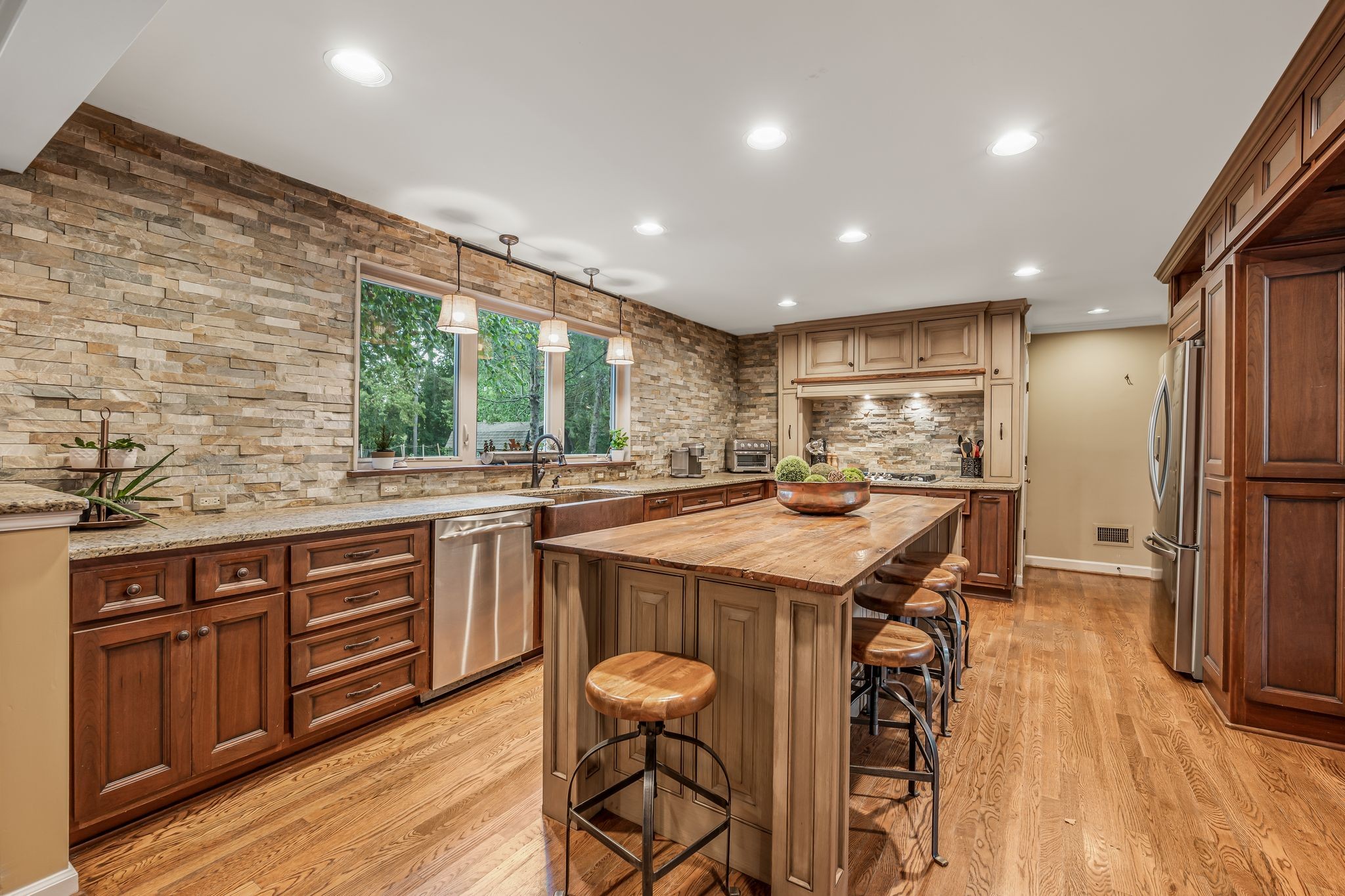6417 Panorama Dr