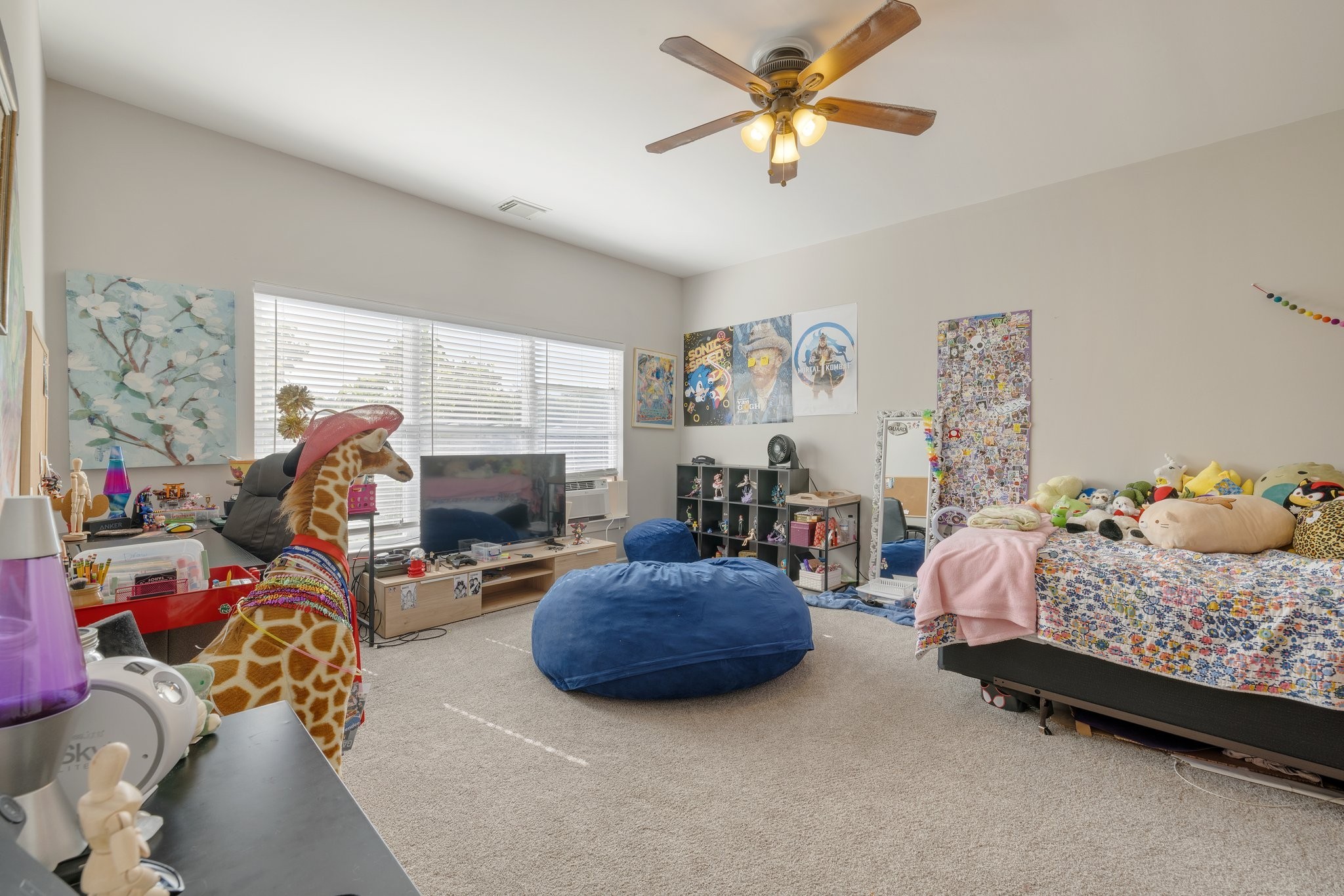 305 Meadowglade Ln