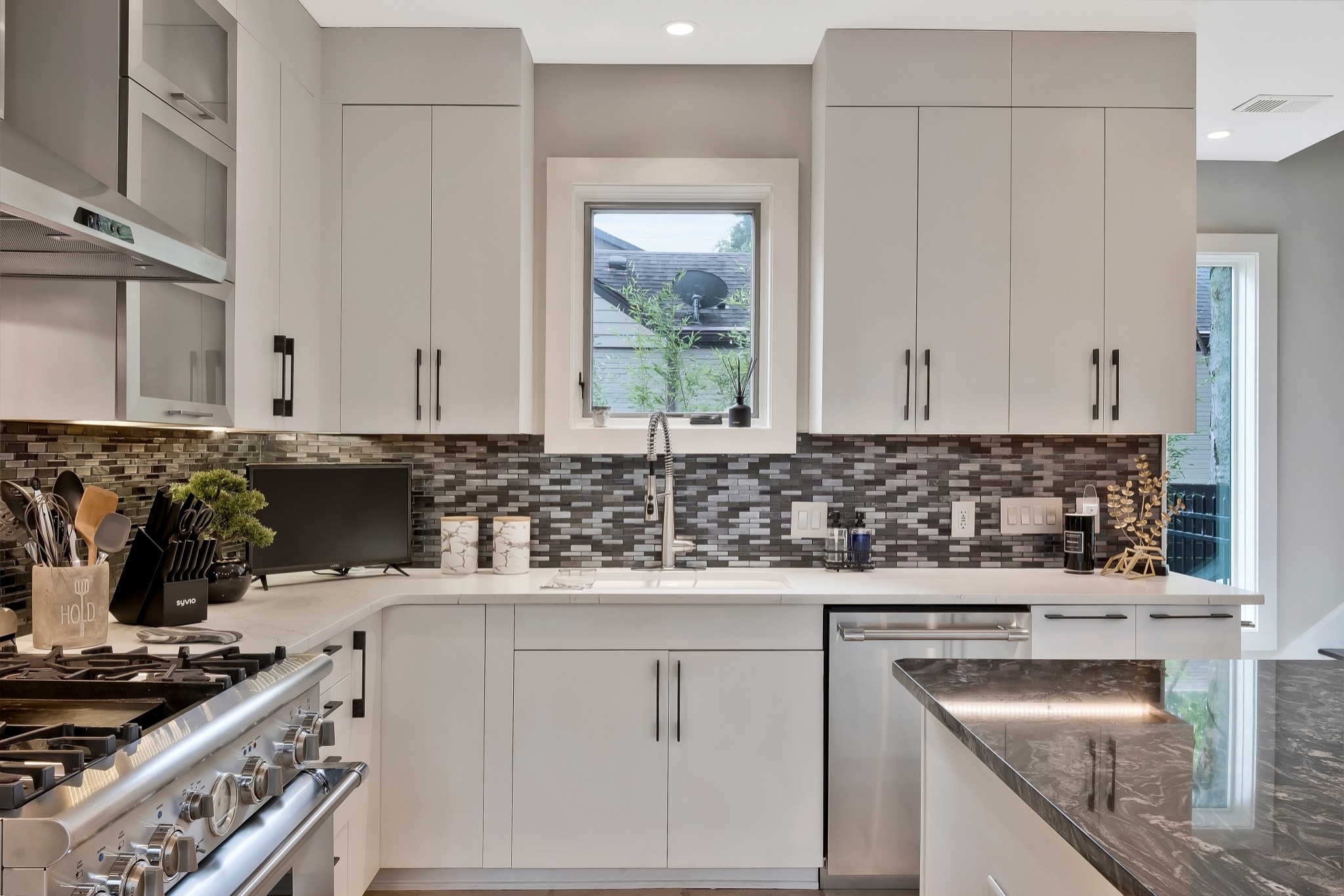 4501 Glendale Pl