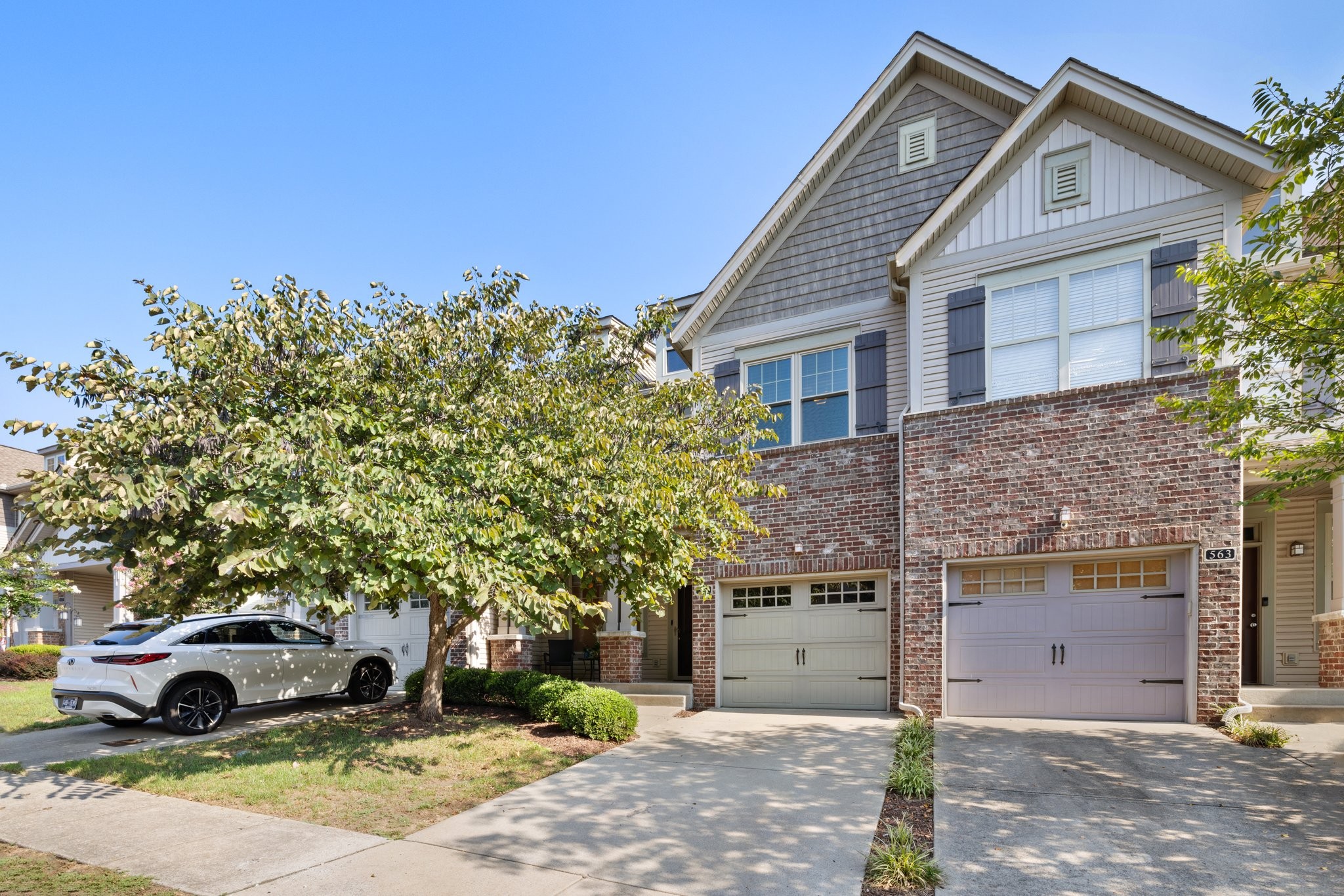 561 Griffin Cir