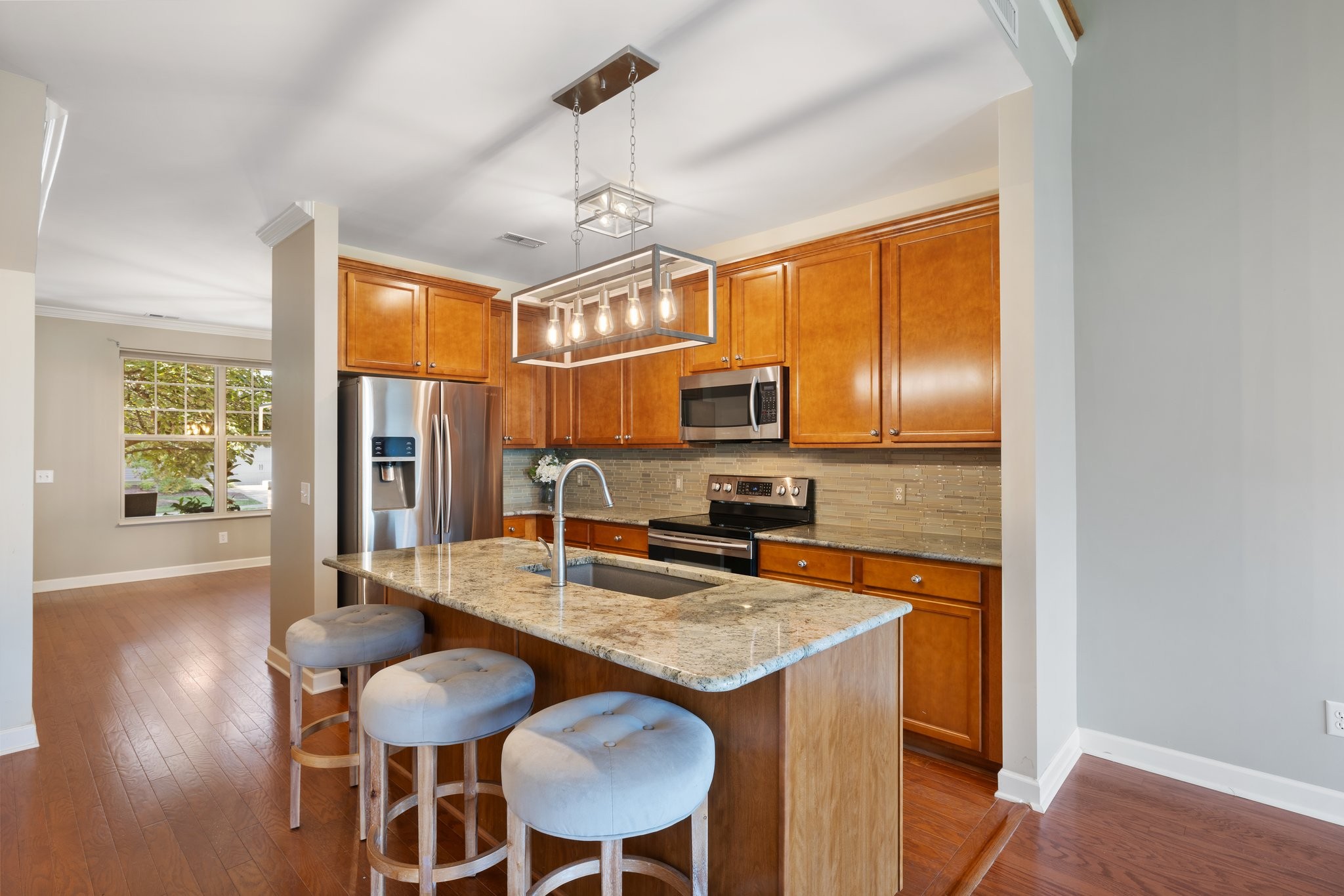 561 Griffin Cir