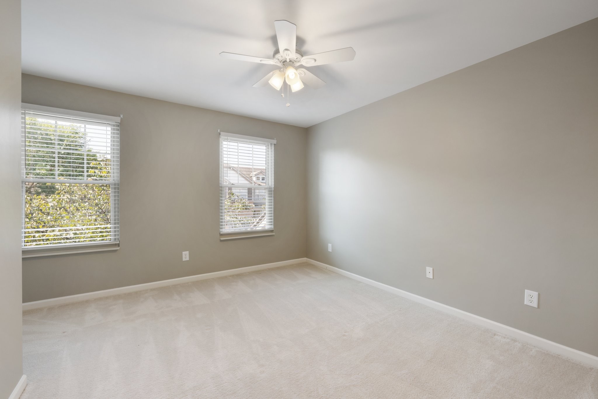 561 Griffin Cir