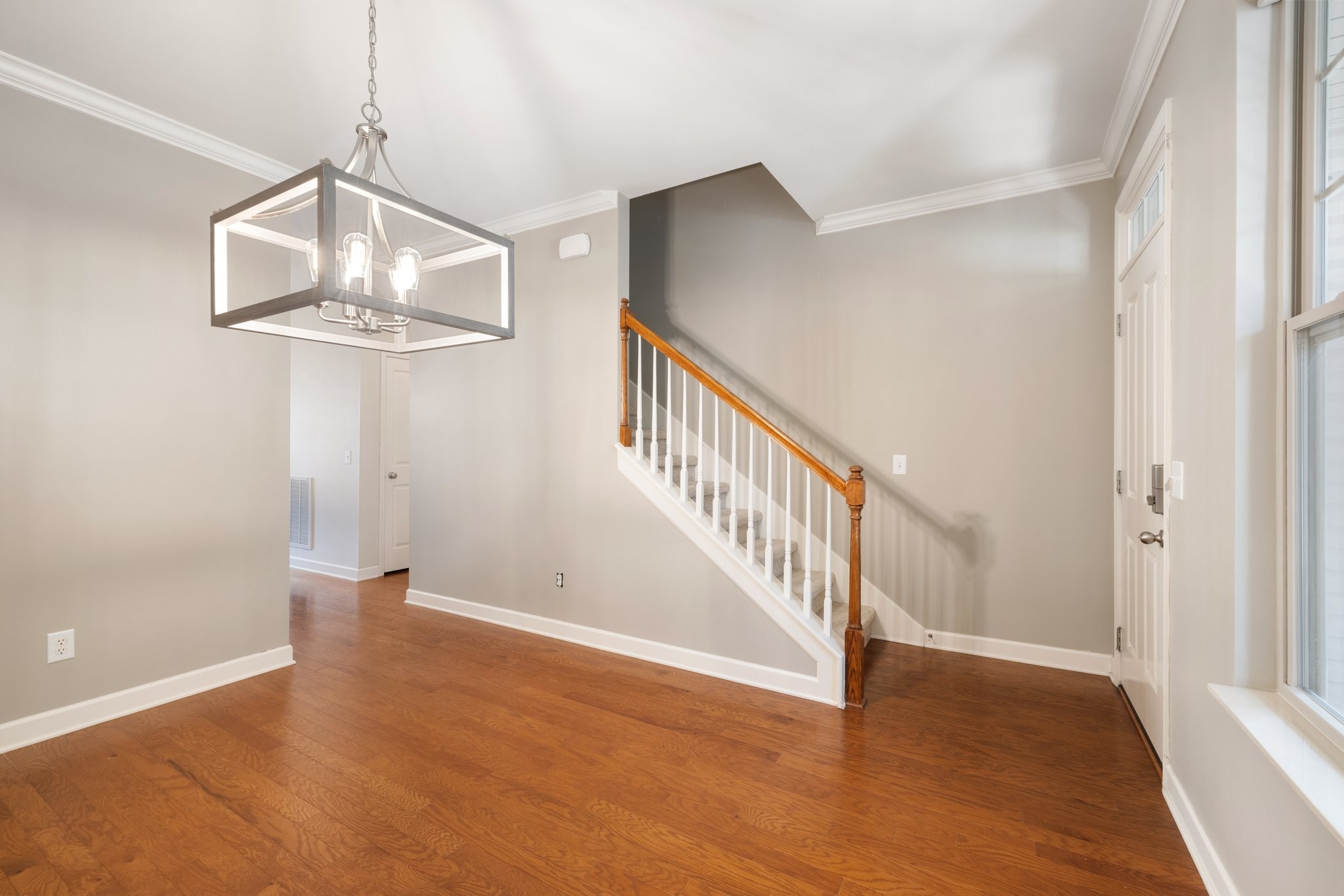 561 Griffin Cir