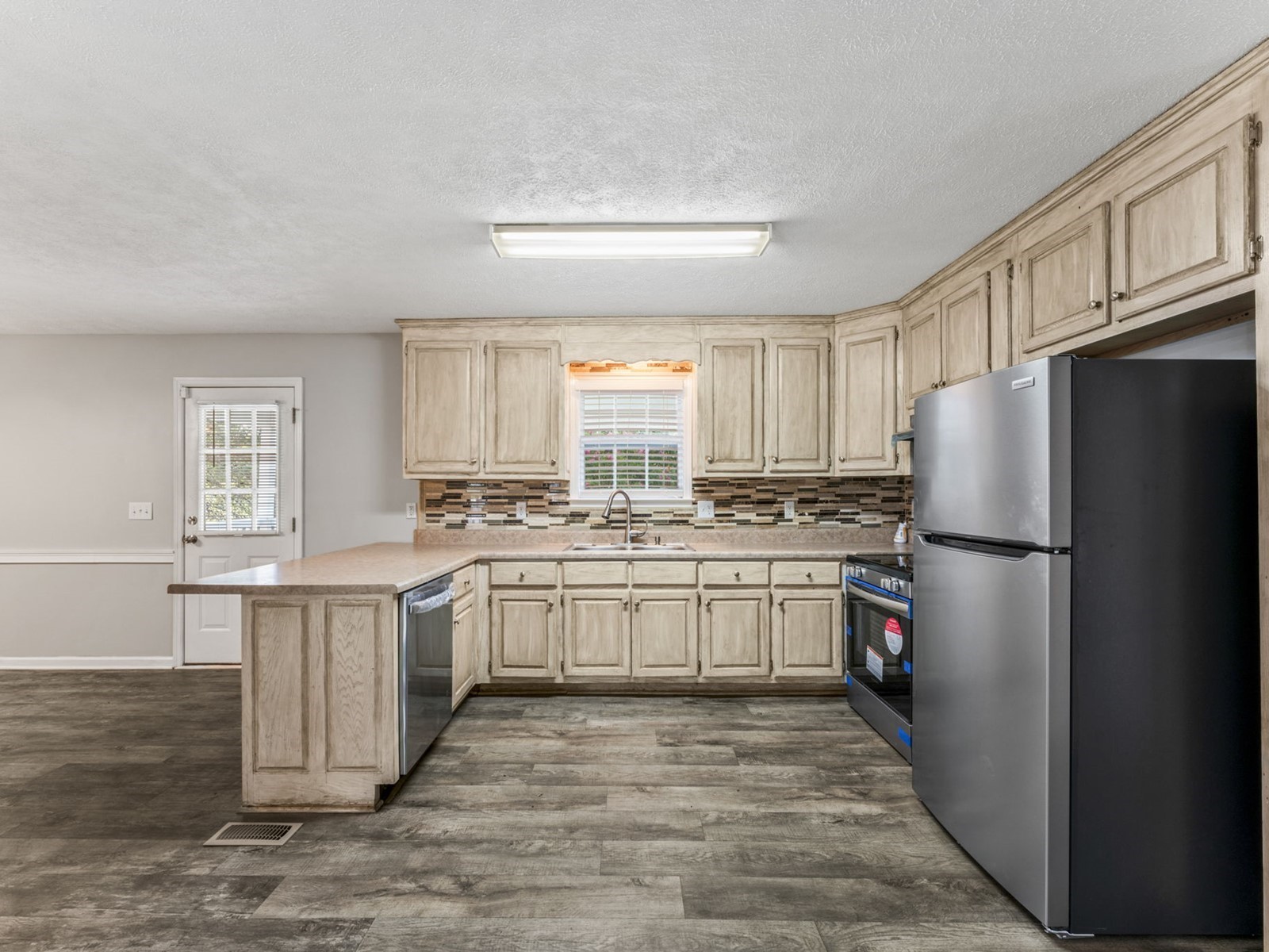 3 Oakley Dr