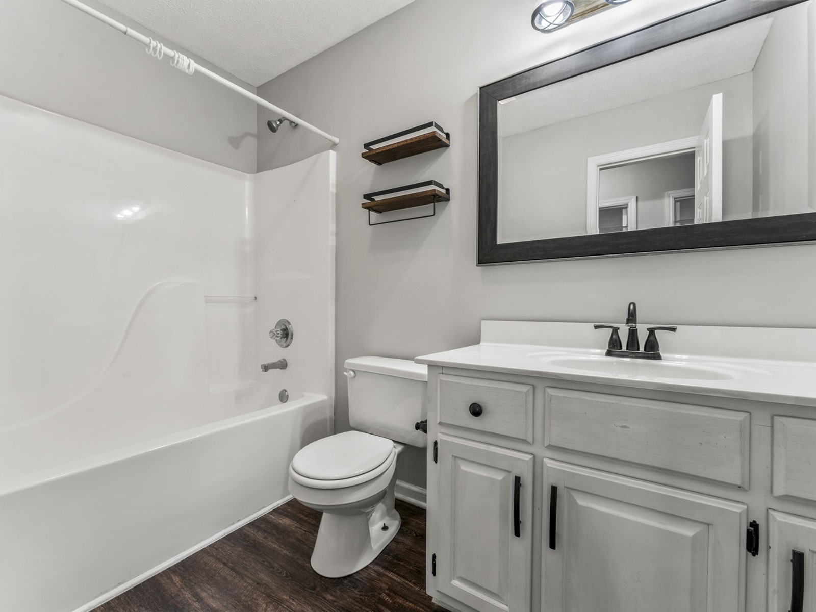 3 Oakley Dr