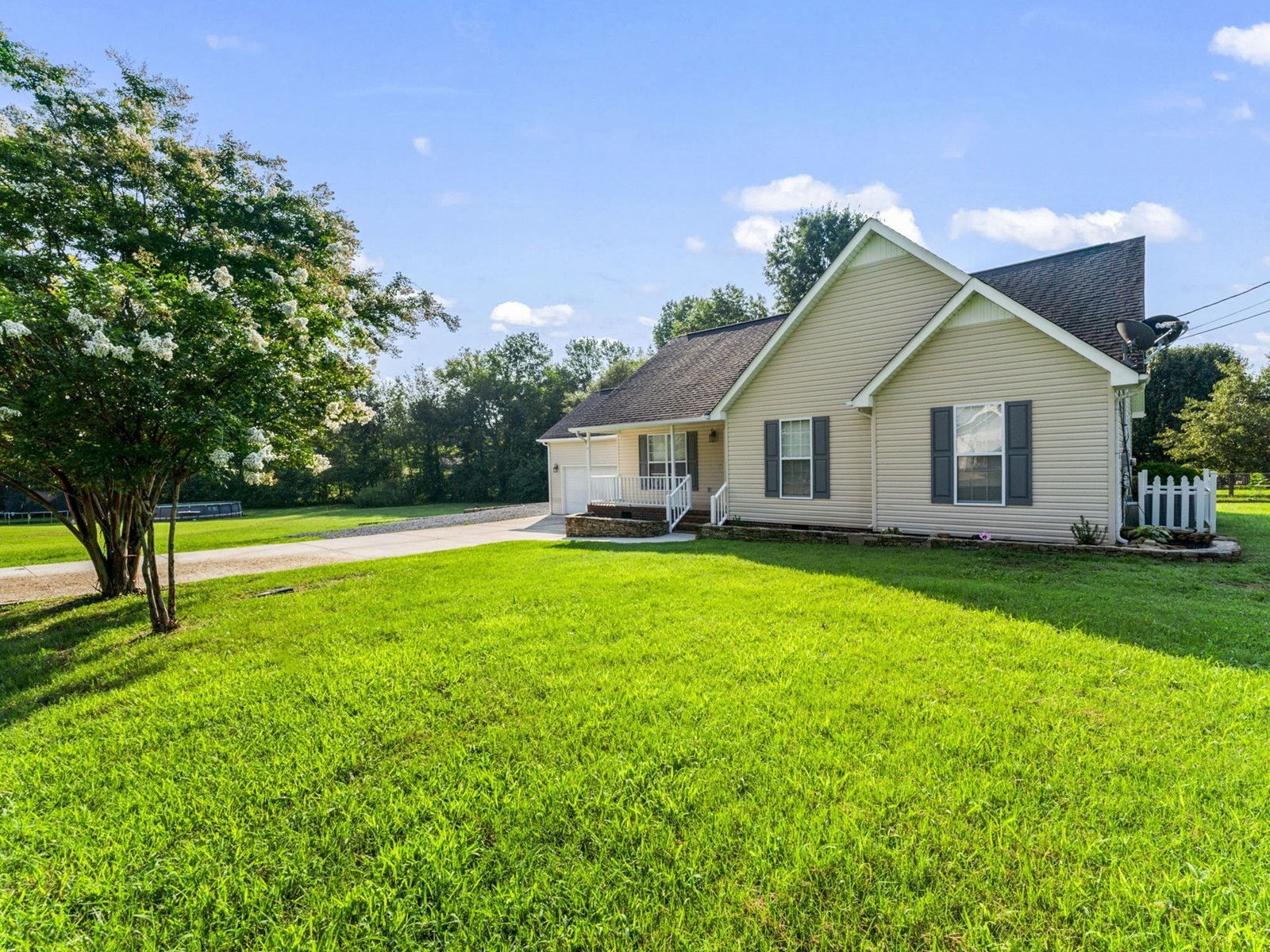 3 Oakley Dr