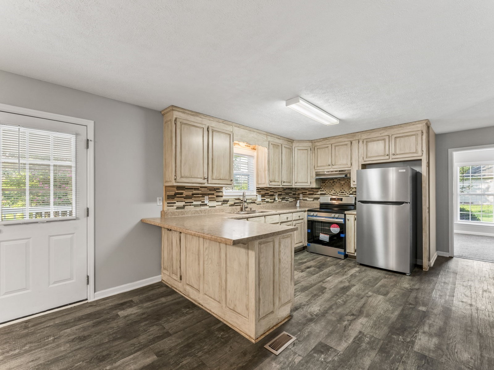 3 Oakley Dr