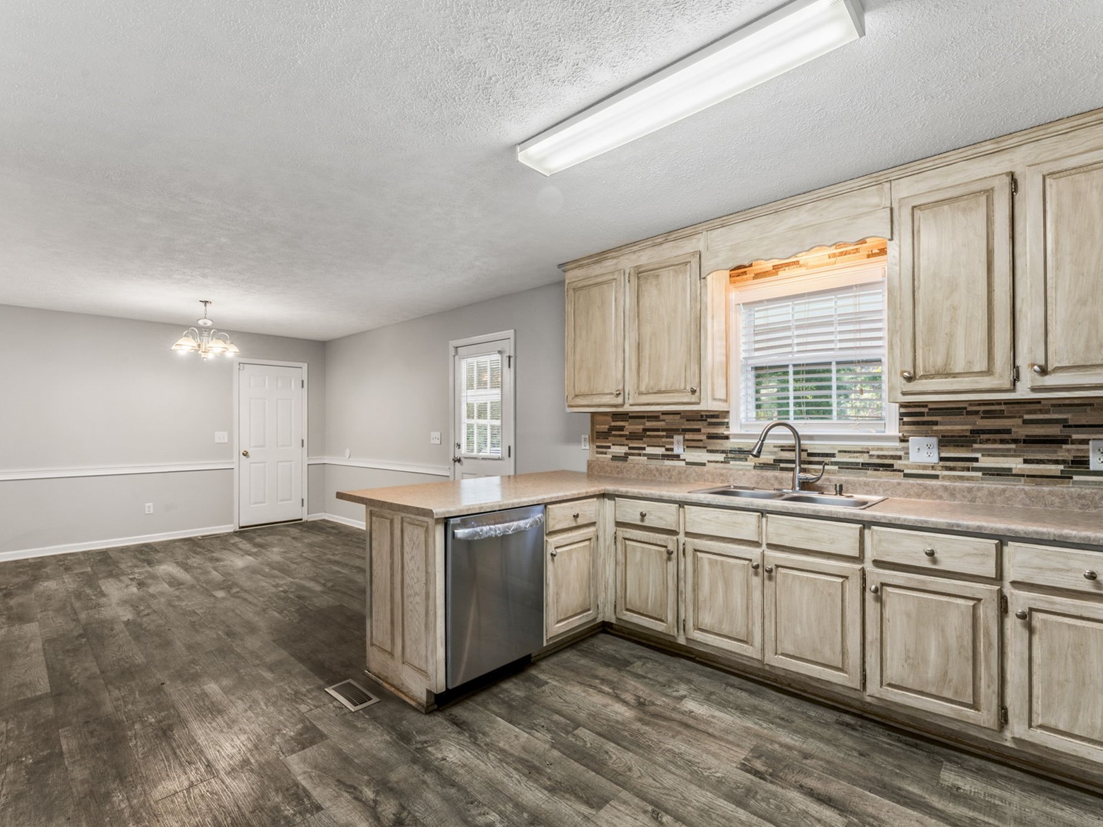 3 Oakley Dr