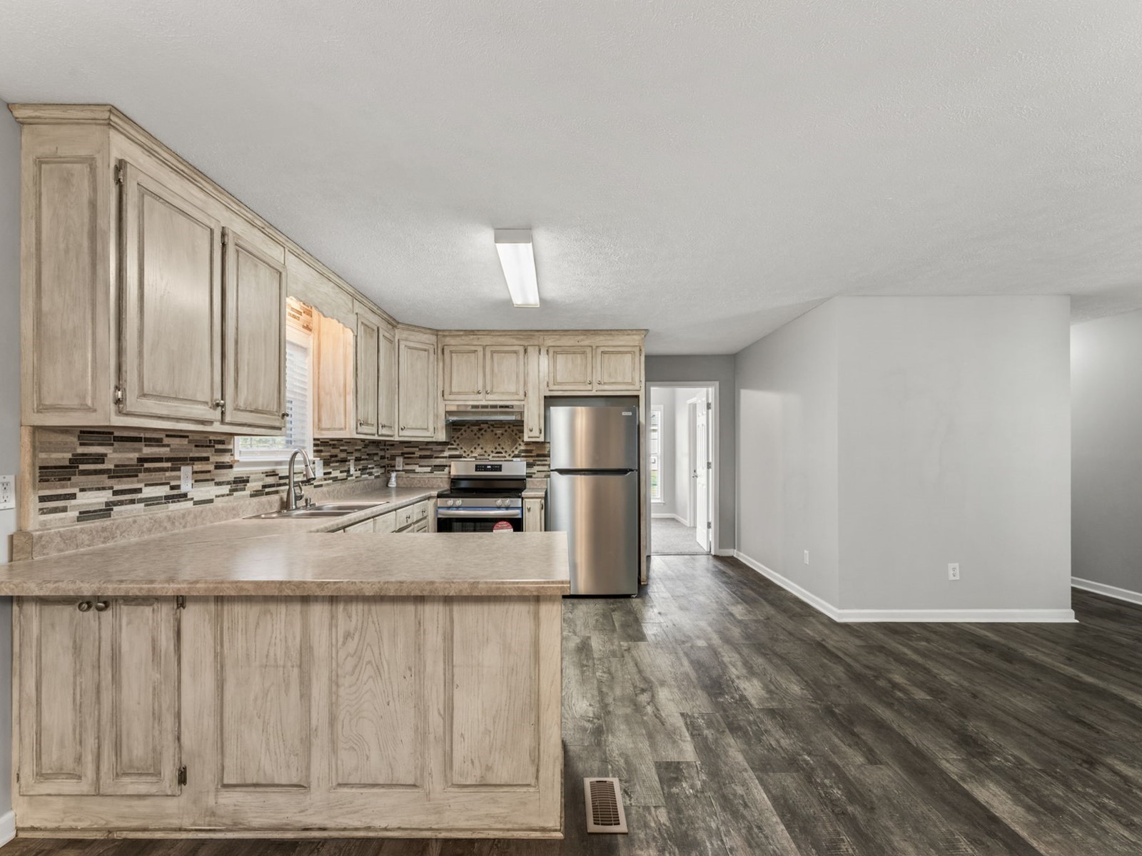3 Oakley Dr