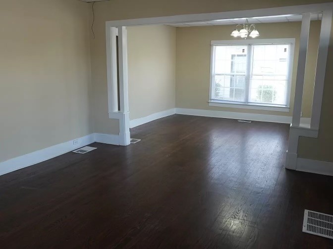 327 Rose St