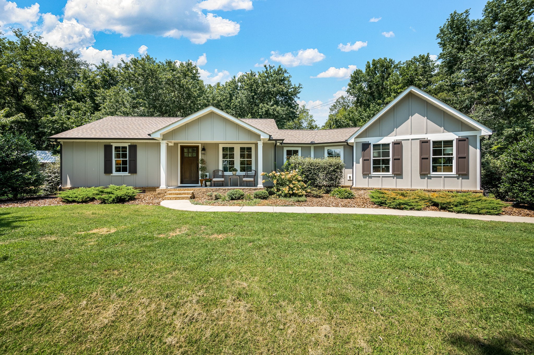 2180 Thompson Rd