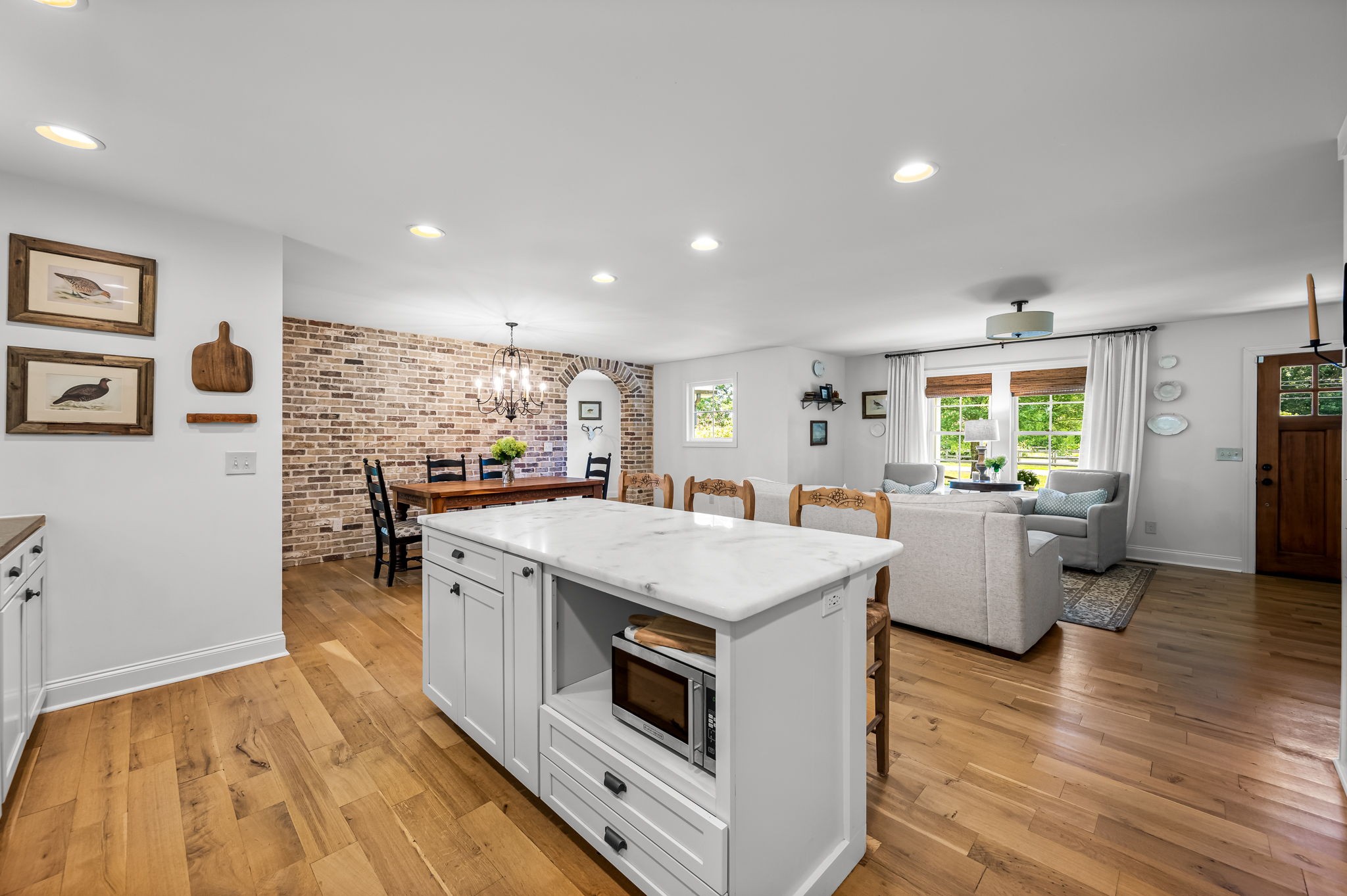 2180 Thompson Rd