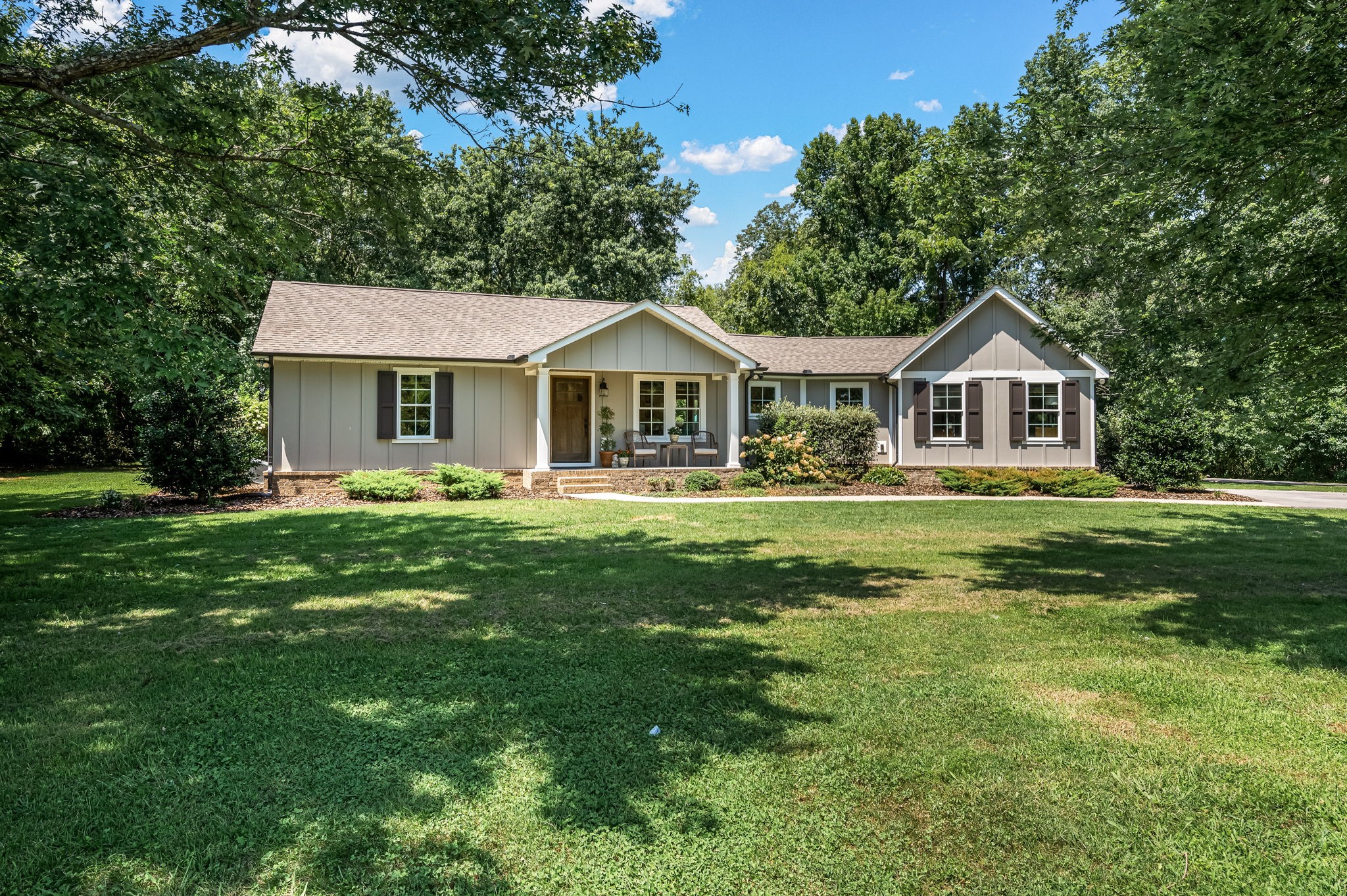 2180 Thompson Rd